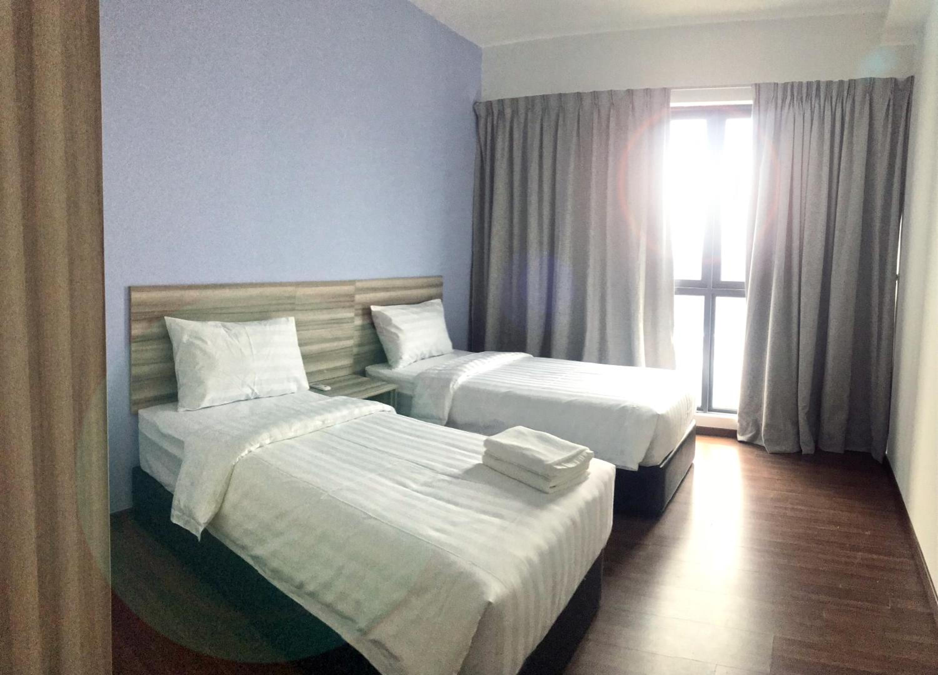 Amerin Mall & Suites