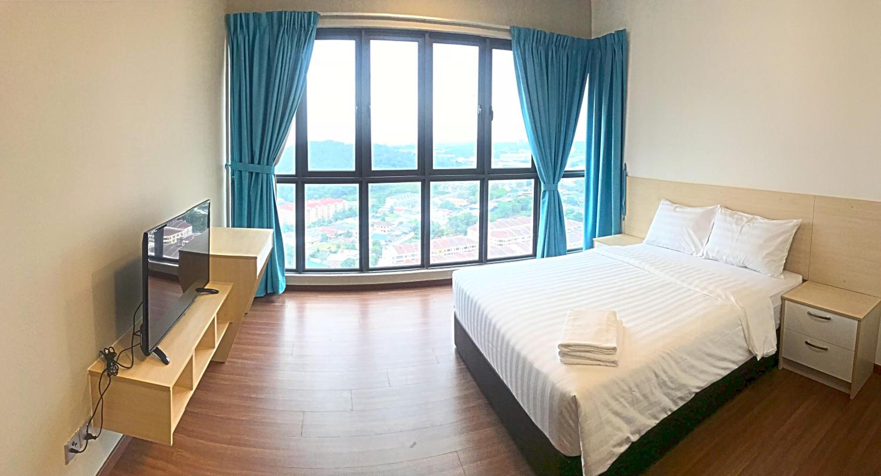 Amerin Mall & Suites