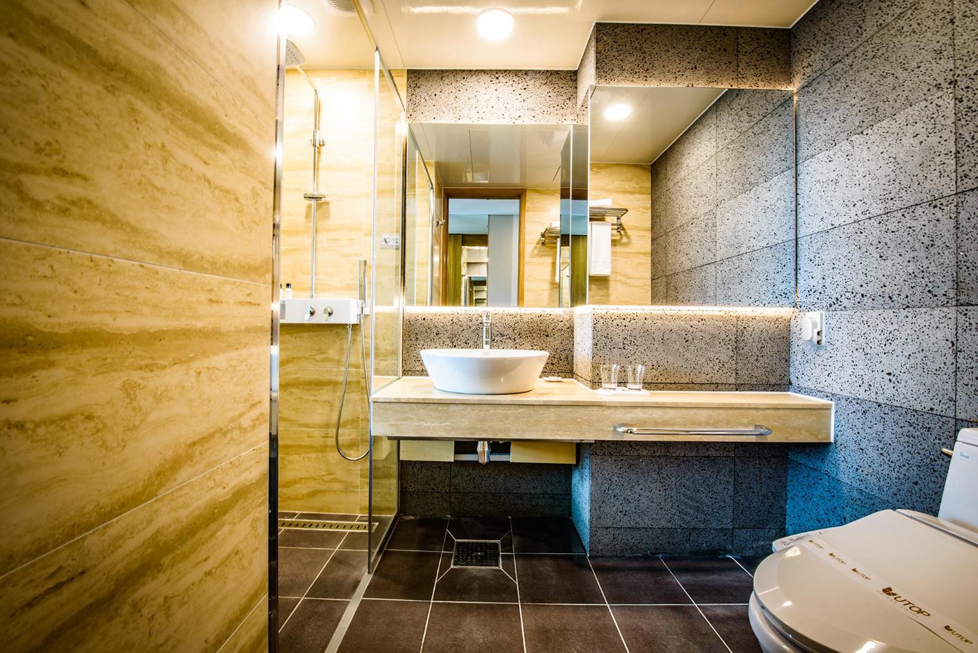 Jeju Vacations - Utop Ubless Hotel Jeju - Property Image 4