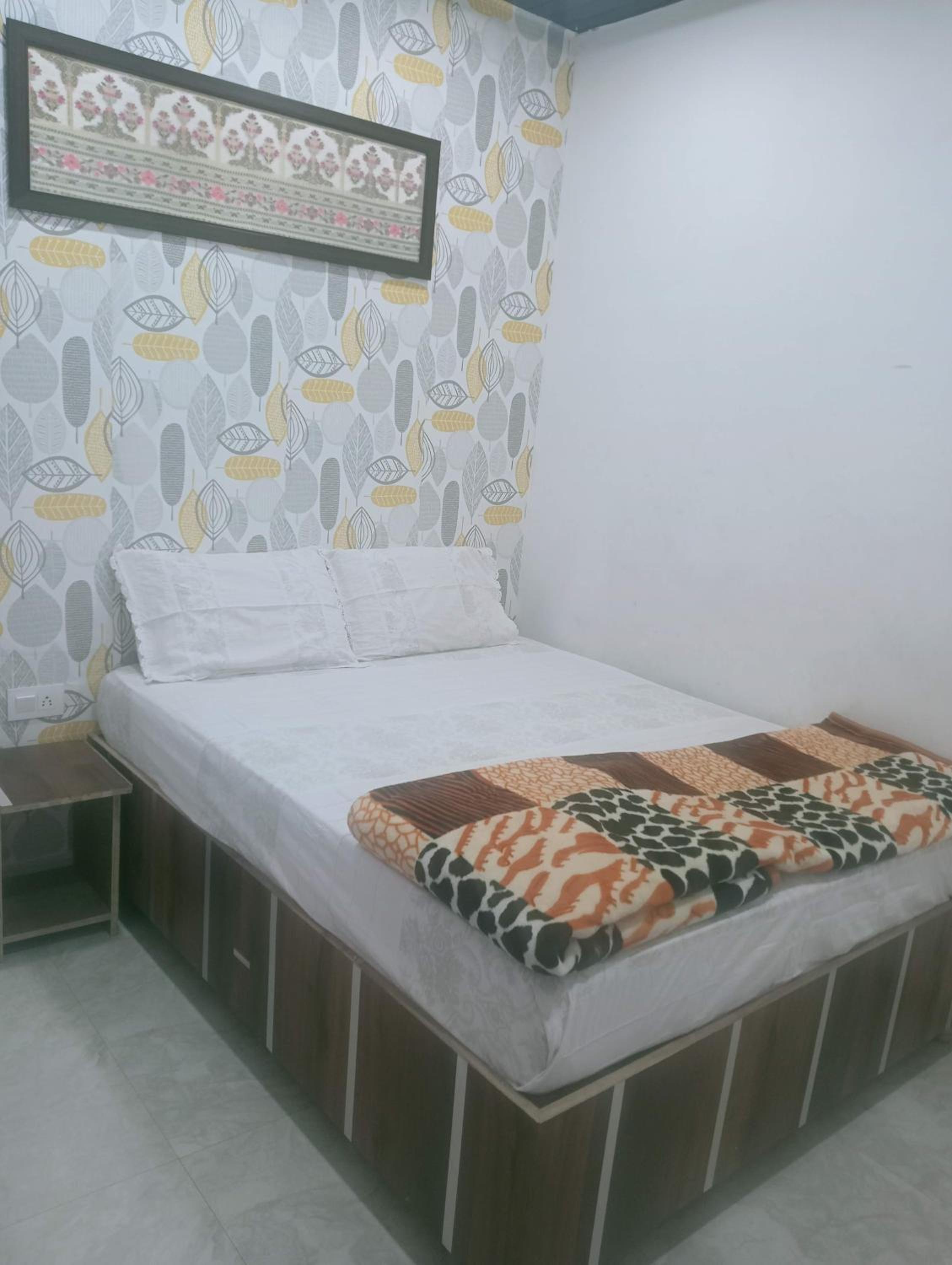 OM Kashi pg guest house