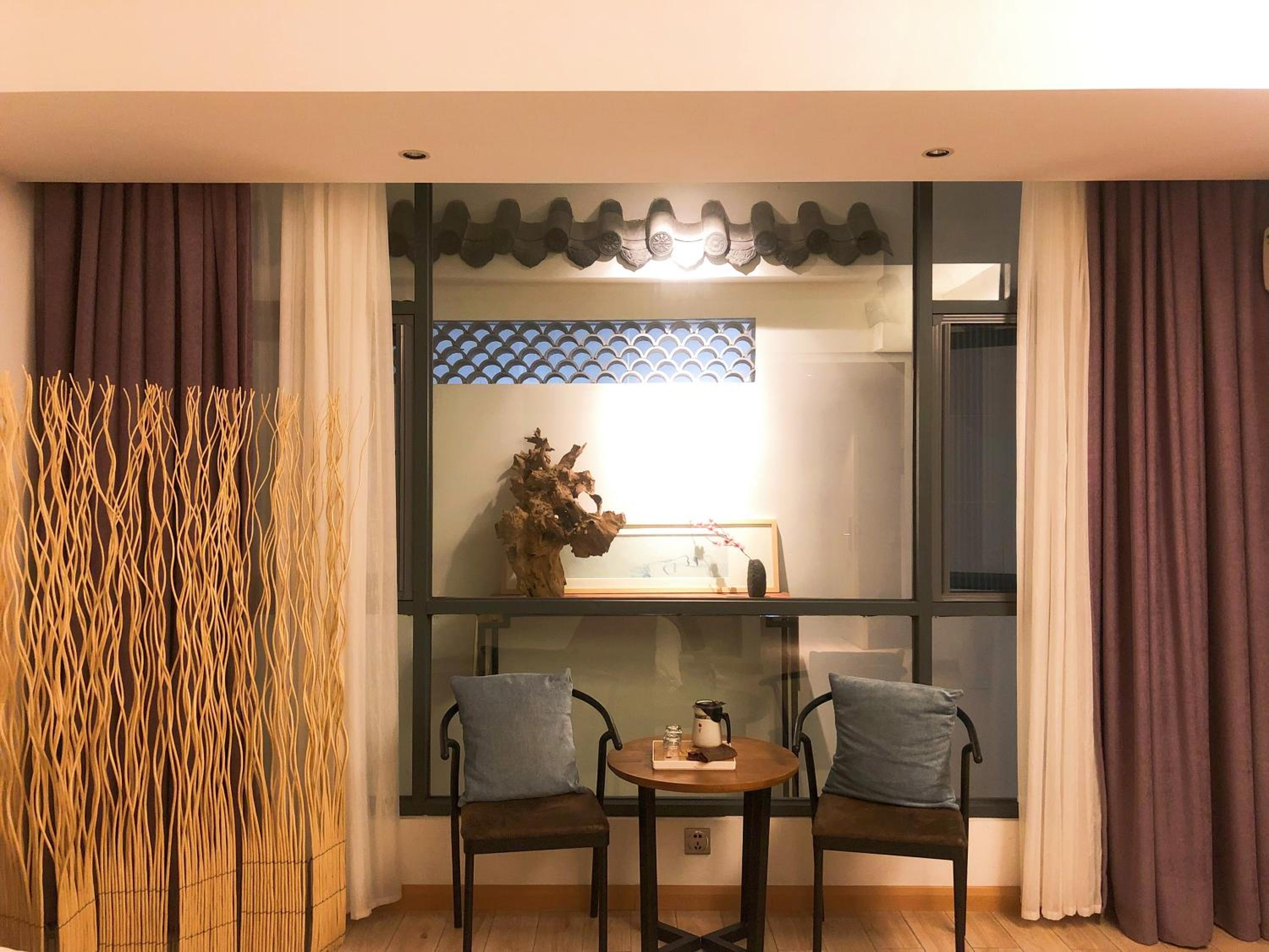 Ancient Street No.5 Youth Chic Hotel