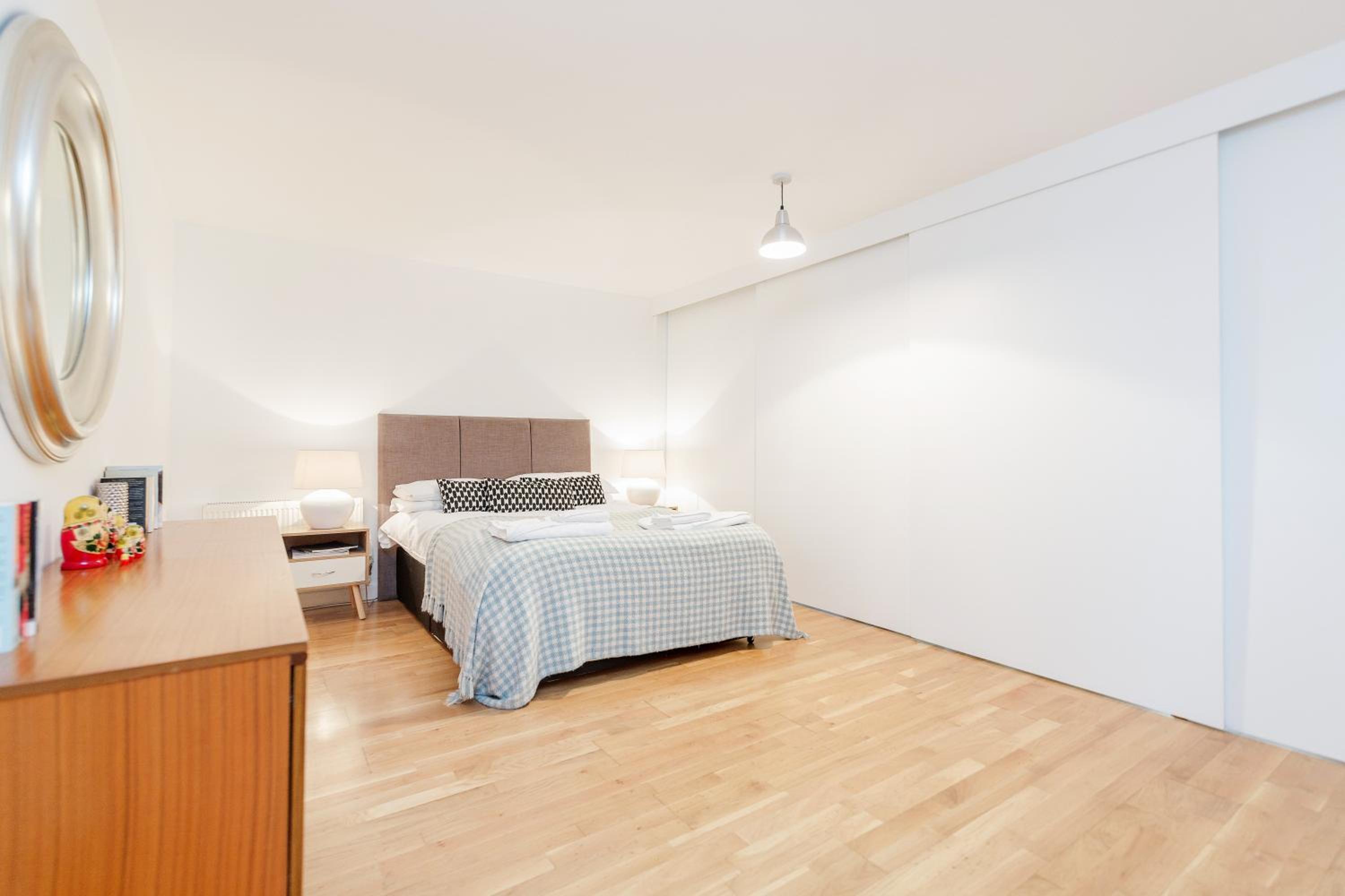 Shoreditch 2 Bed Flat by BaseToGo