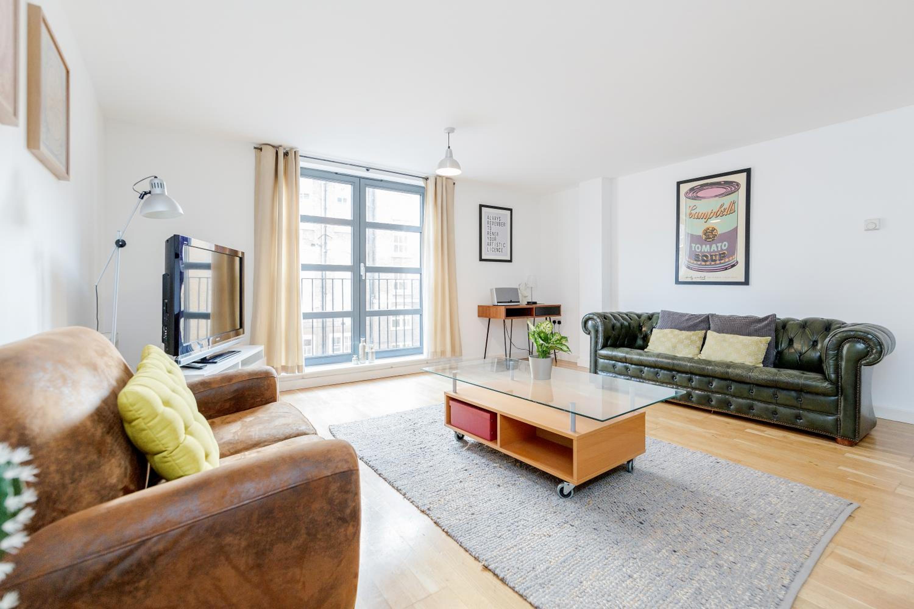 Shoreditch 2 Bed Flat by BaseToGo