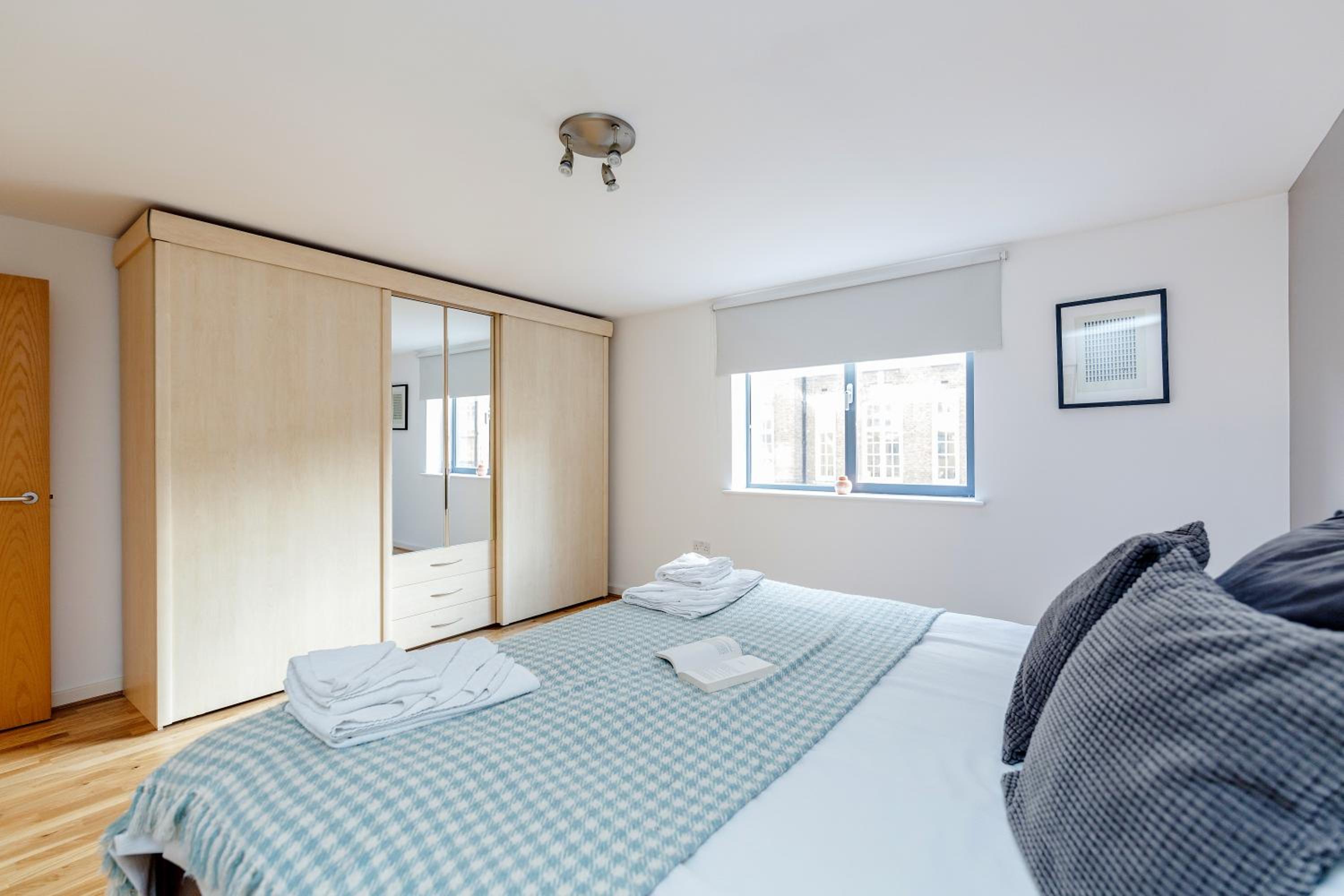 Shoreditch 2 Bed Flat by BaseToGo