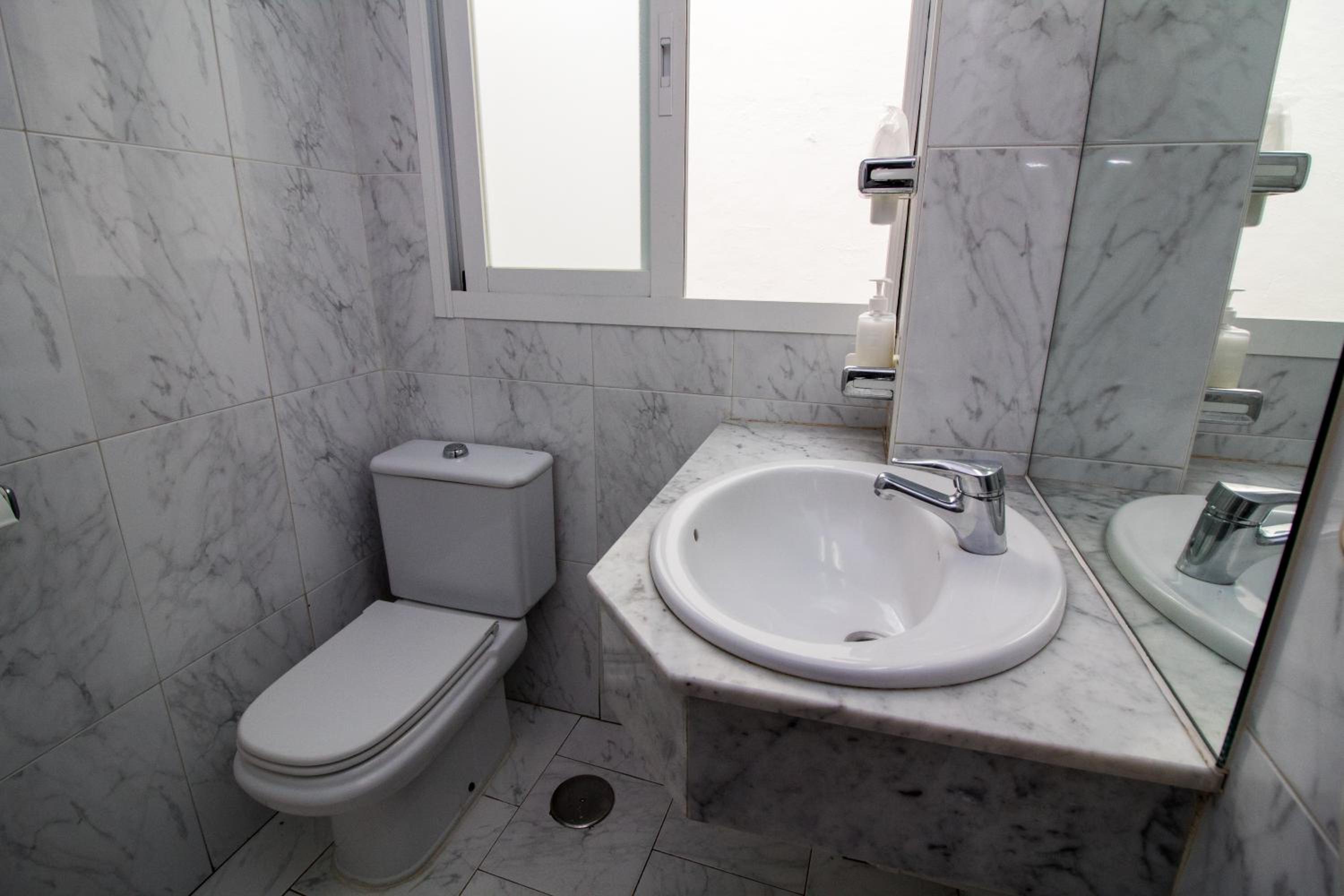 Marbella Vacations - Hostal Berlin - Property Image 39