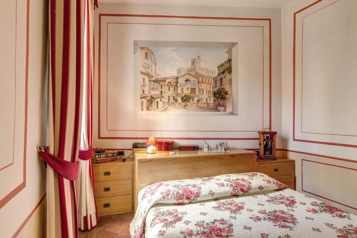 Lovely Flat by the Trevi Fountain