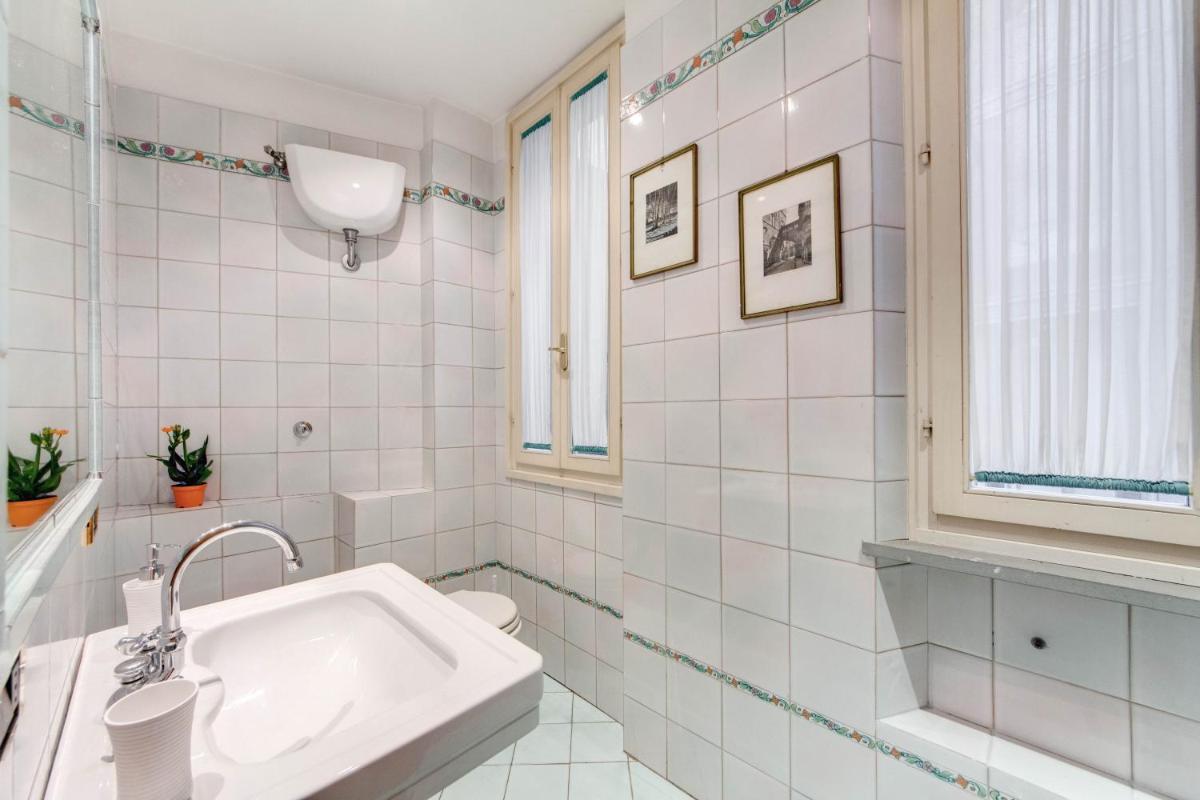 Lovely Flat by the Trevi Fountain