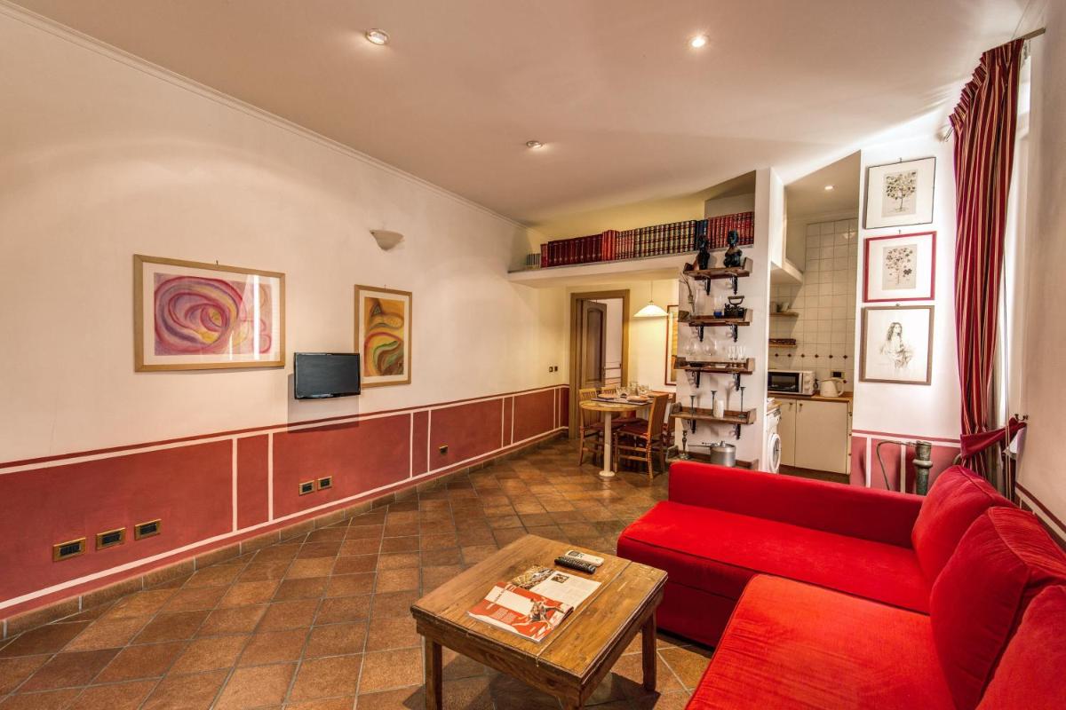 Lovely Flat by the Trevi Fountain