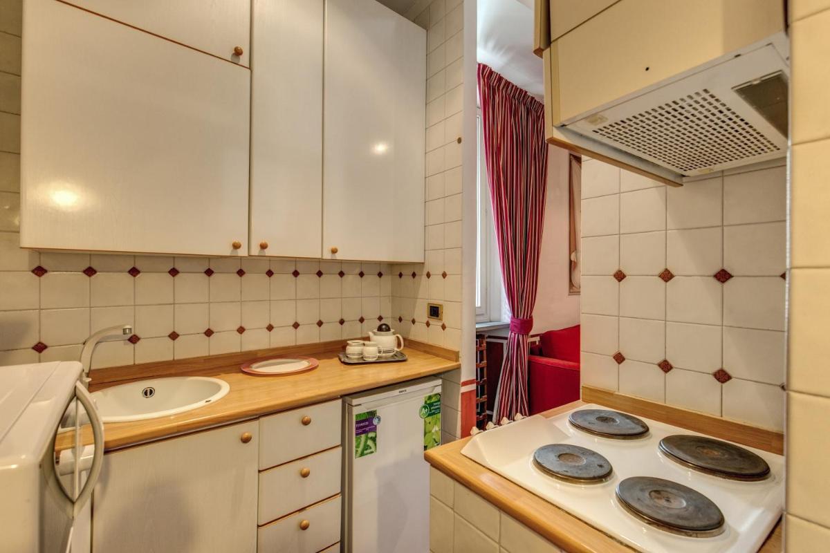 Lovely Flat by the Trevi Fountain