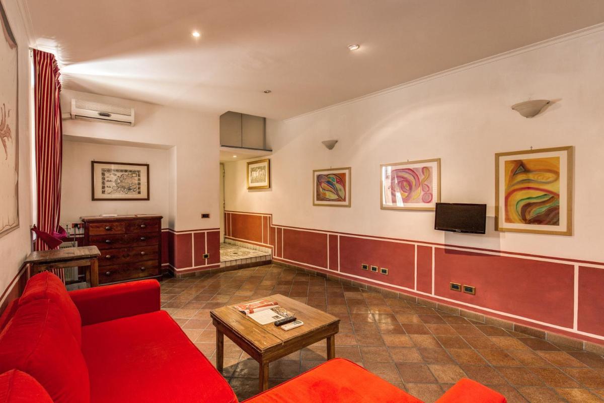 Lovely Flat by the Trevi Fountain