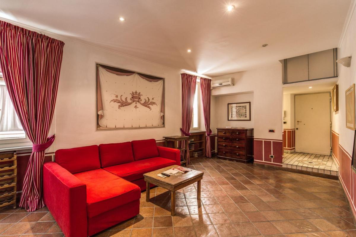 Lovely Flat by the Trevi Fountain