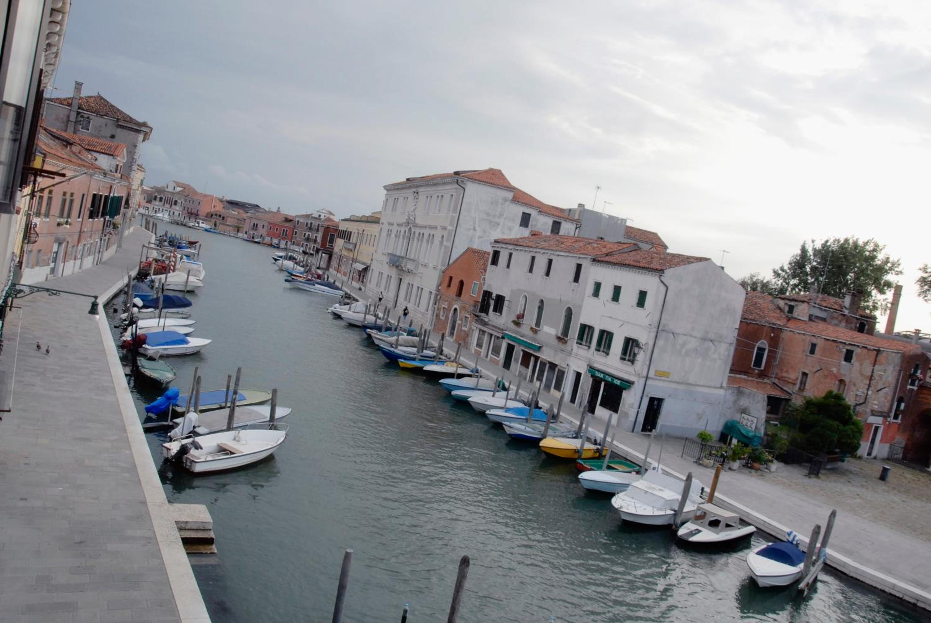 DUOMO Murano Apartment with Canal view view 4