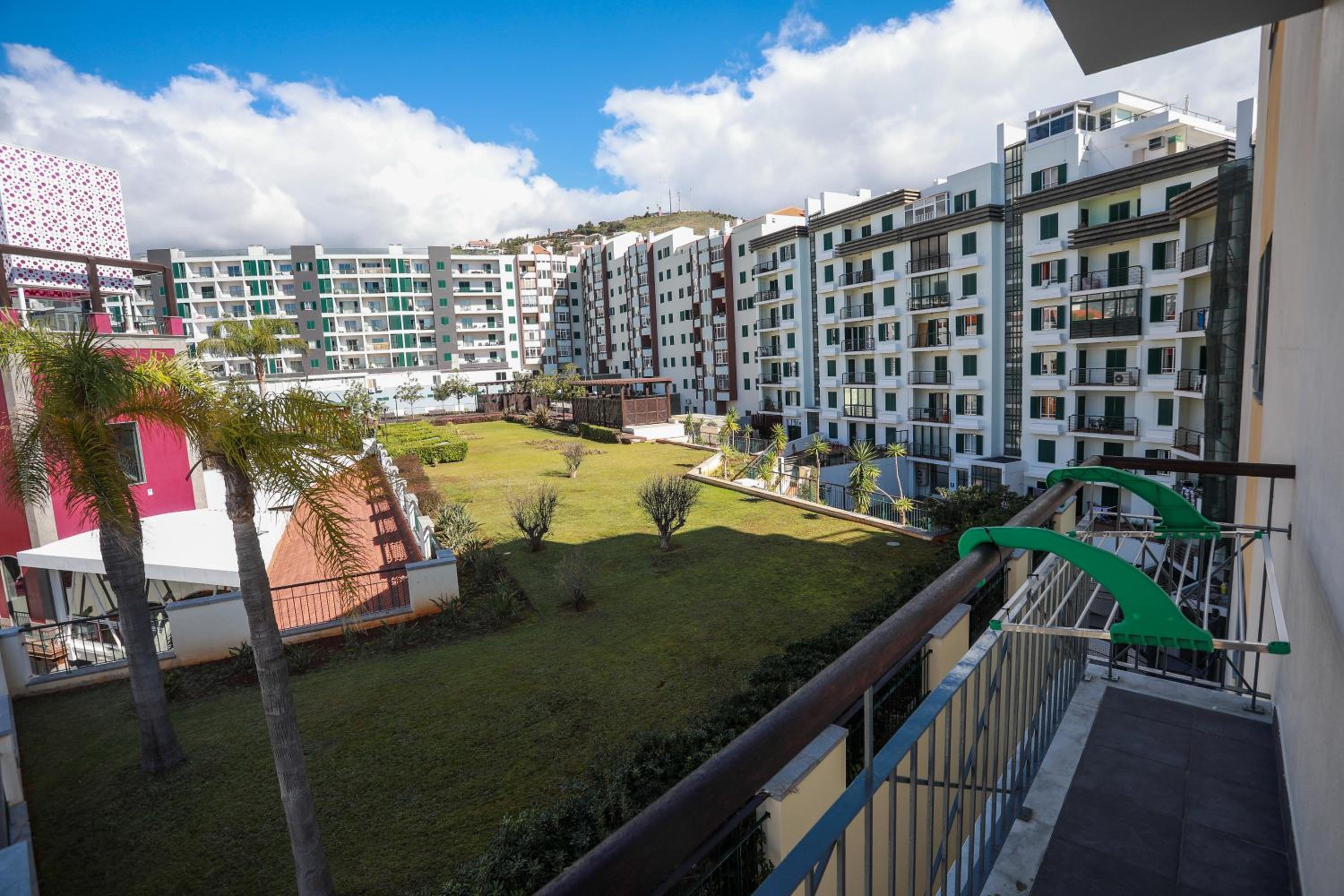 Forum Ocean View 4B by Homie