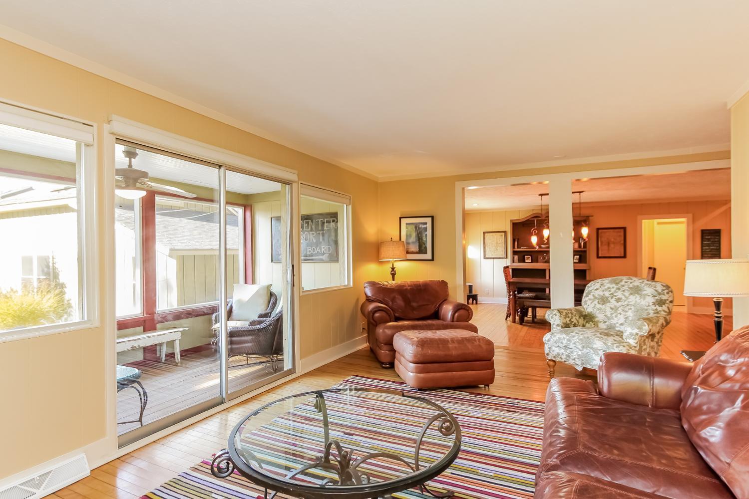 Screened porch pt water views hot tub walk to Saug view 4