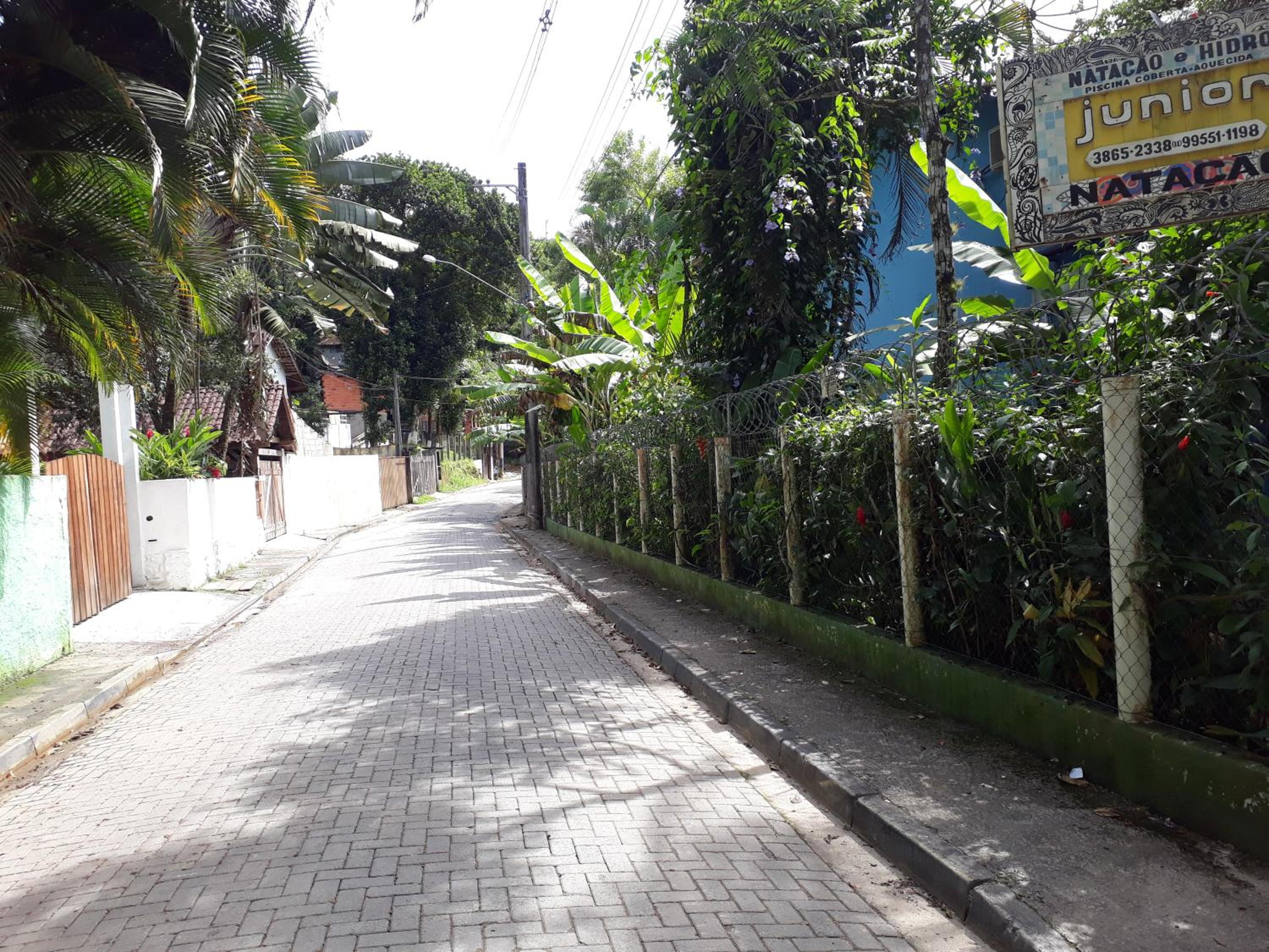 Aconchego 3 dorms, piscina, churrasq em Condomínio Fechado