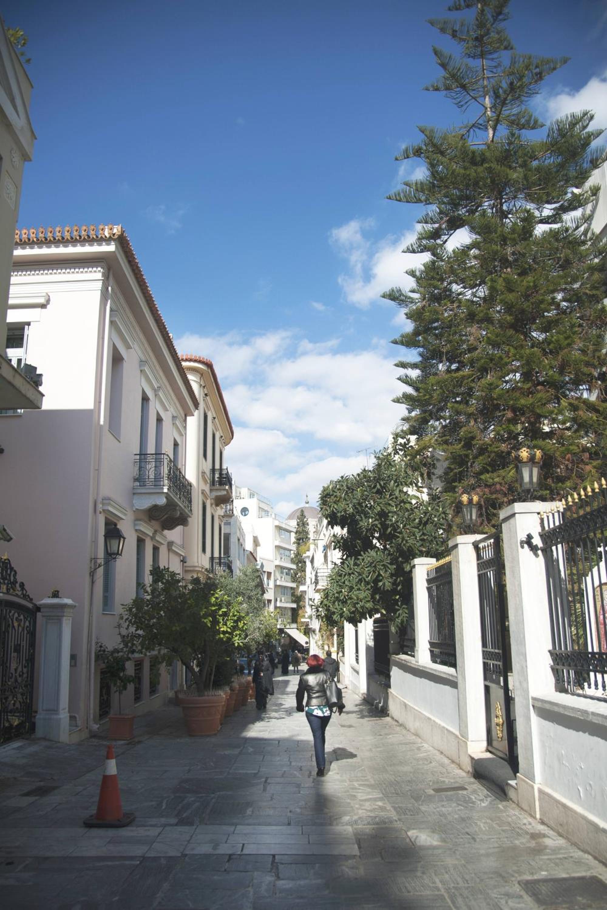 Acron of Plaka by YHA