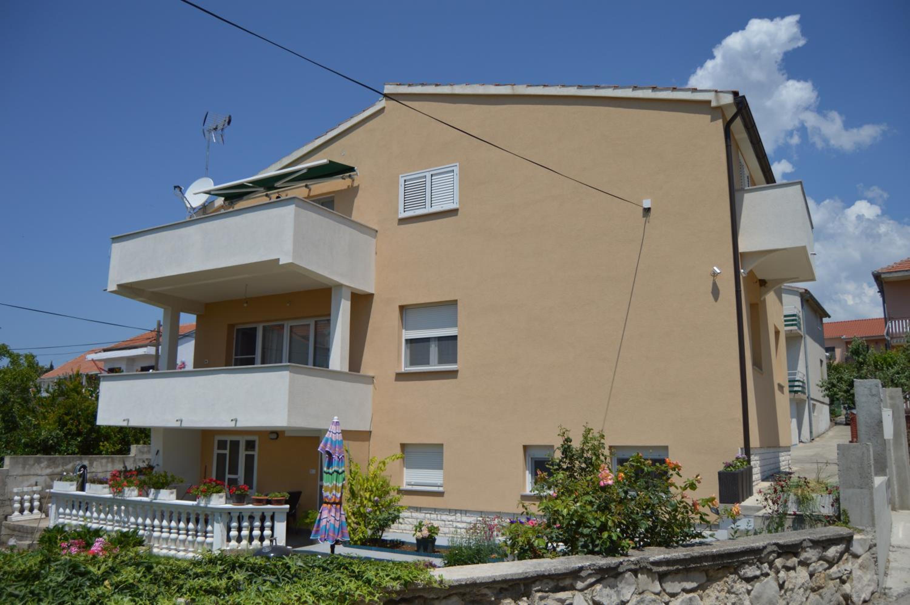 Apartman Latin 1 view 2