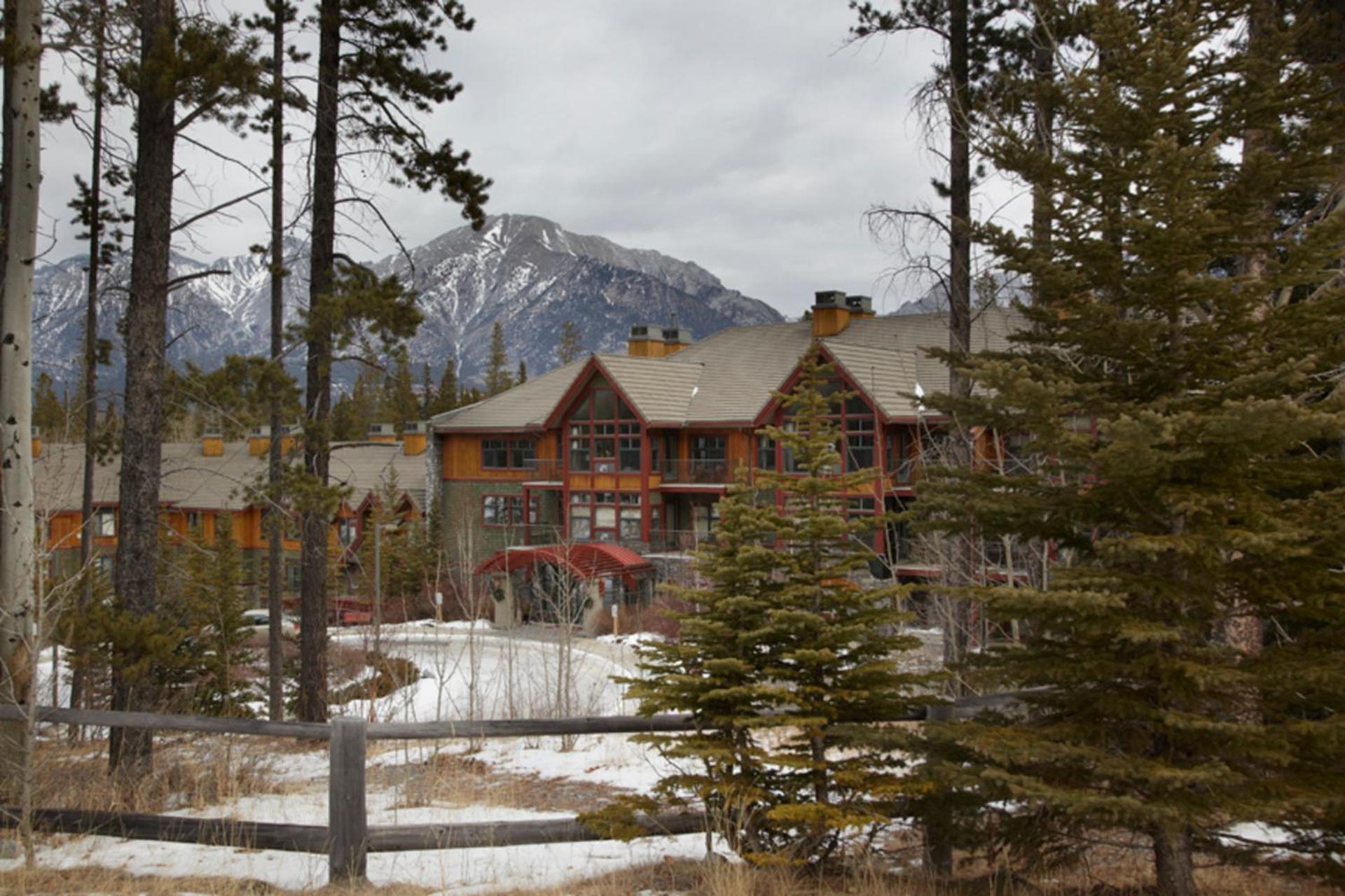 Platinum Suites Resort - Vacation Rentals view 4