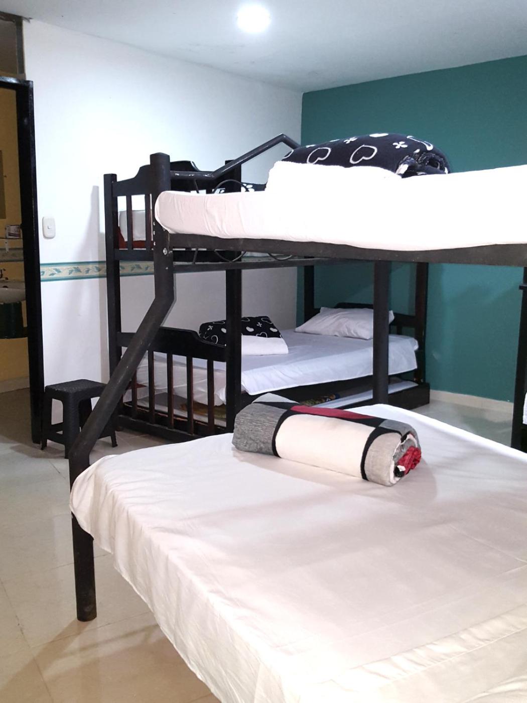 Hostal y Camping Los Girasoles