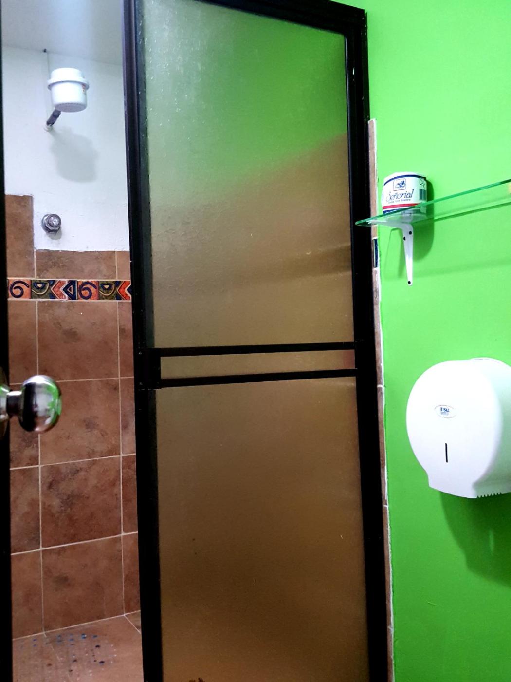 Hostal y Camping Los Girasoles
