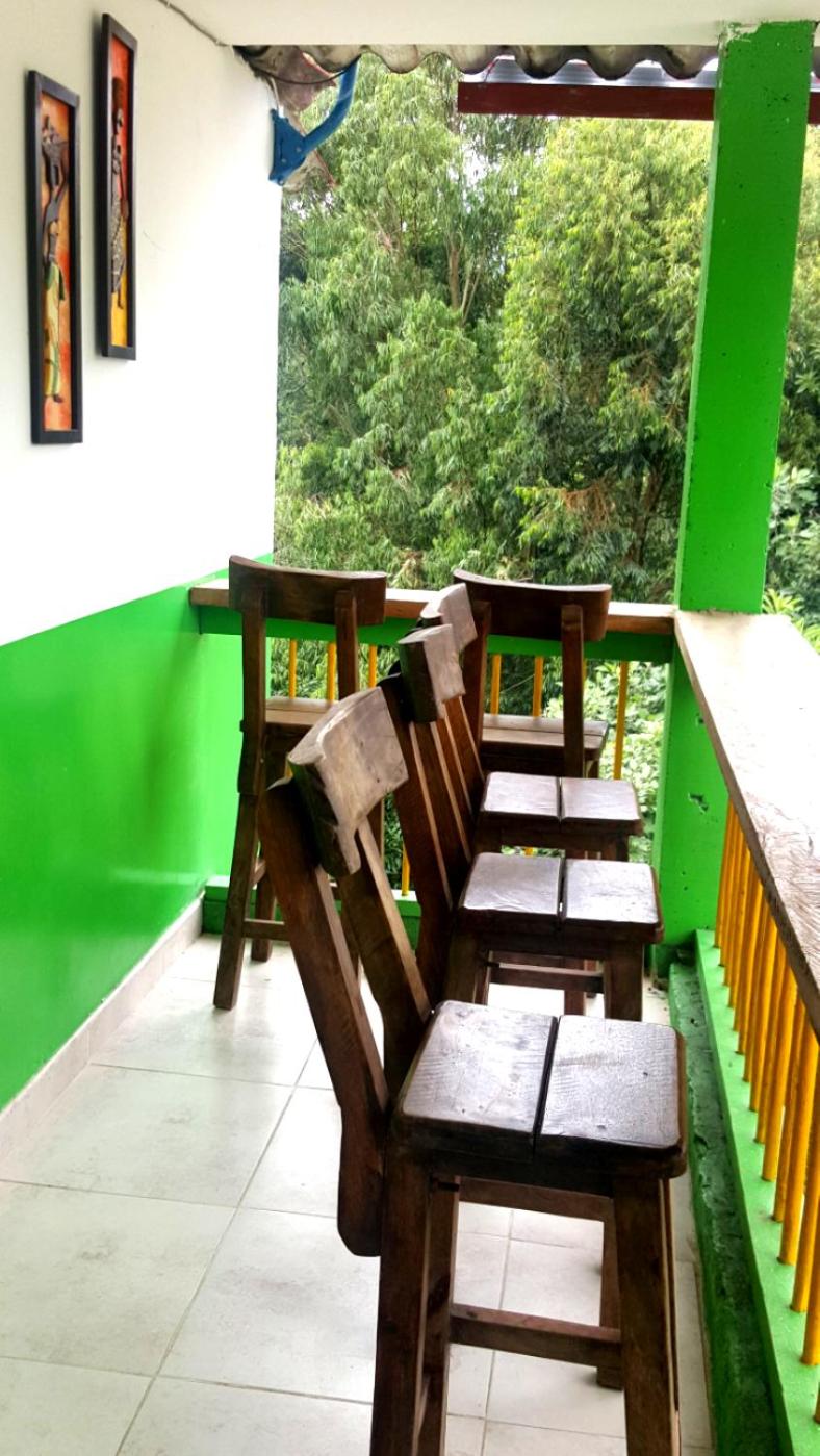 Hostal y Camping Los Girasoles