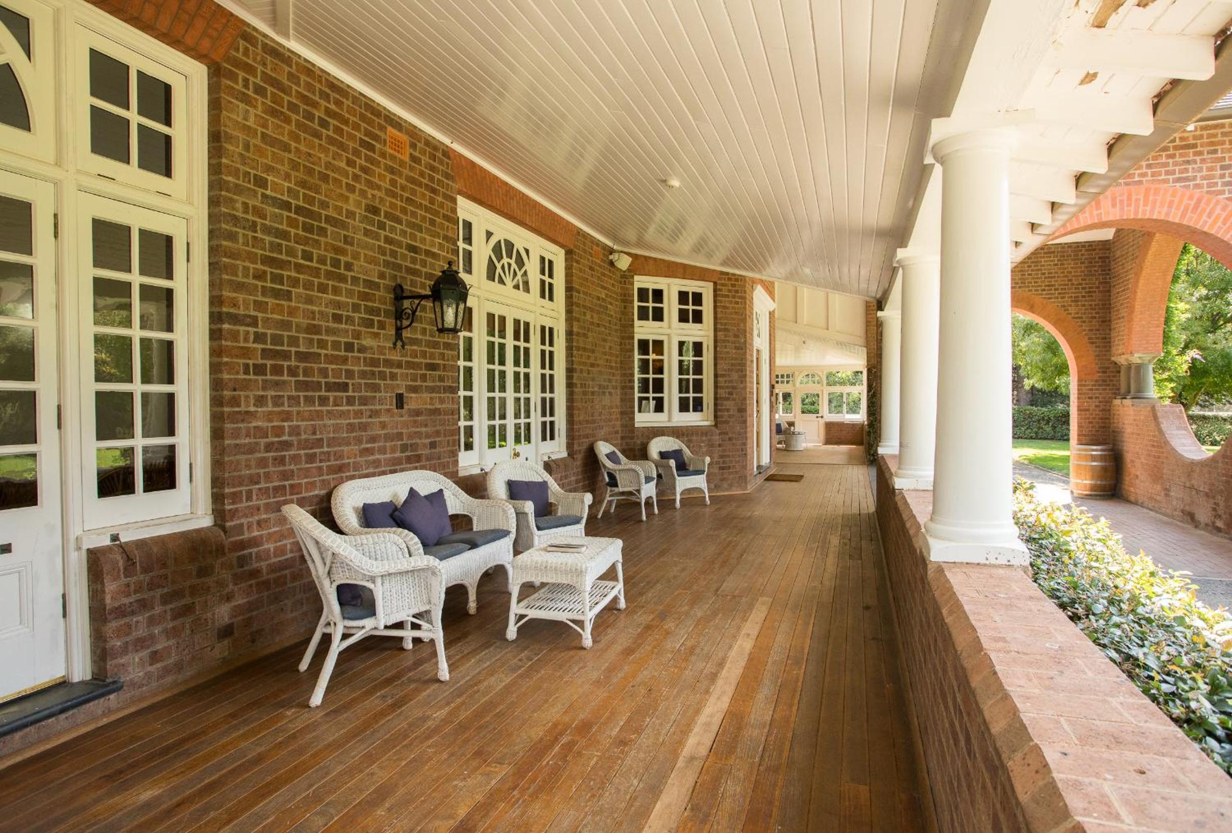 Petersons Armidale Winery and Guesthouse