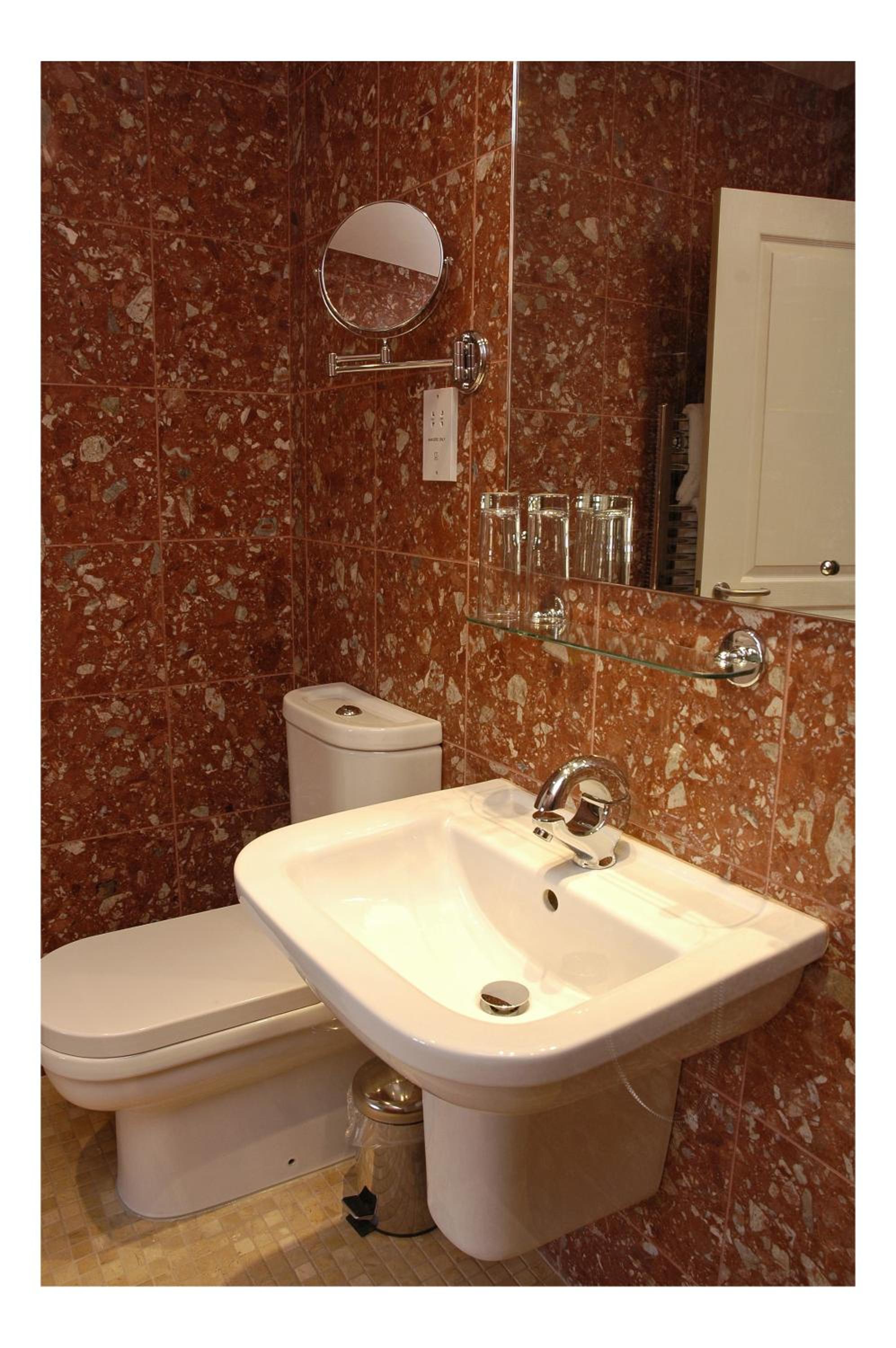 Sherborne Vacations - The Kings Arms - Property Image 8