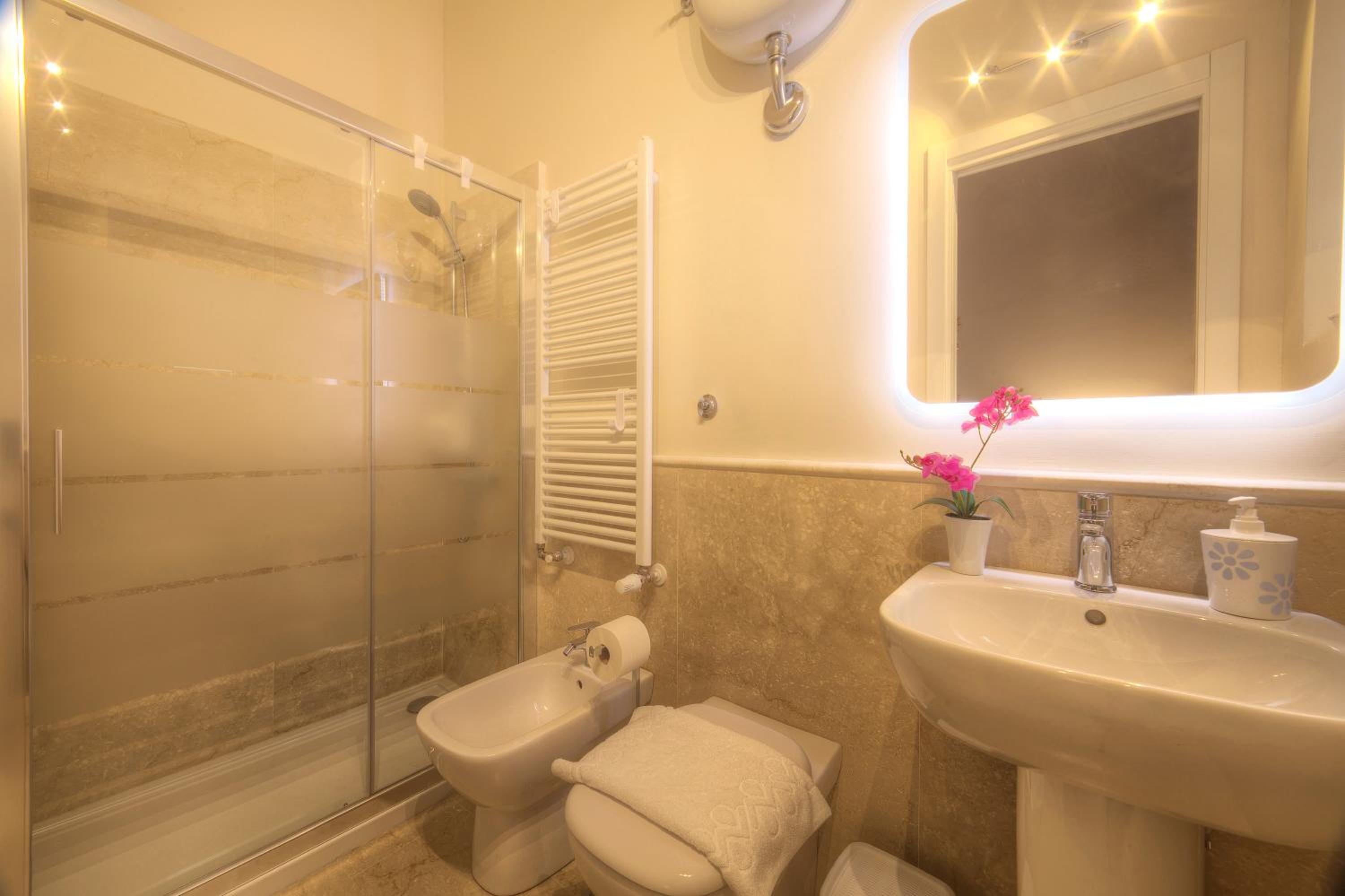 DUOMO LUXURY APARTMENT 