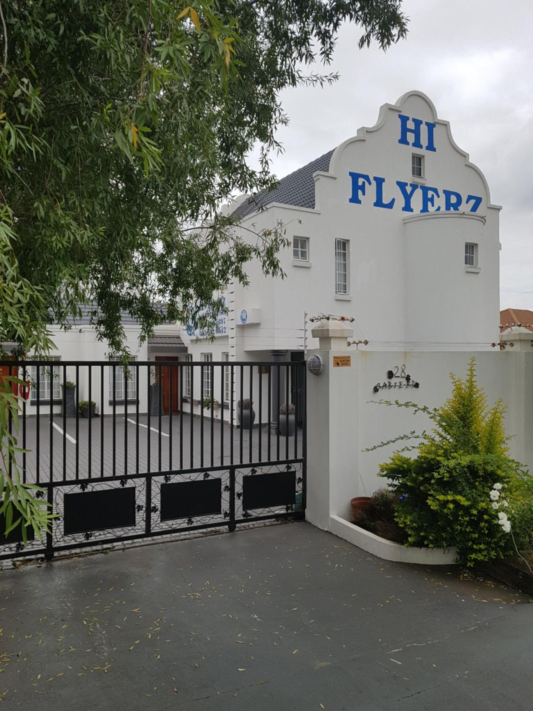 Hiflyerz Guest House