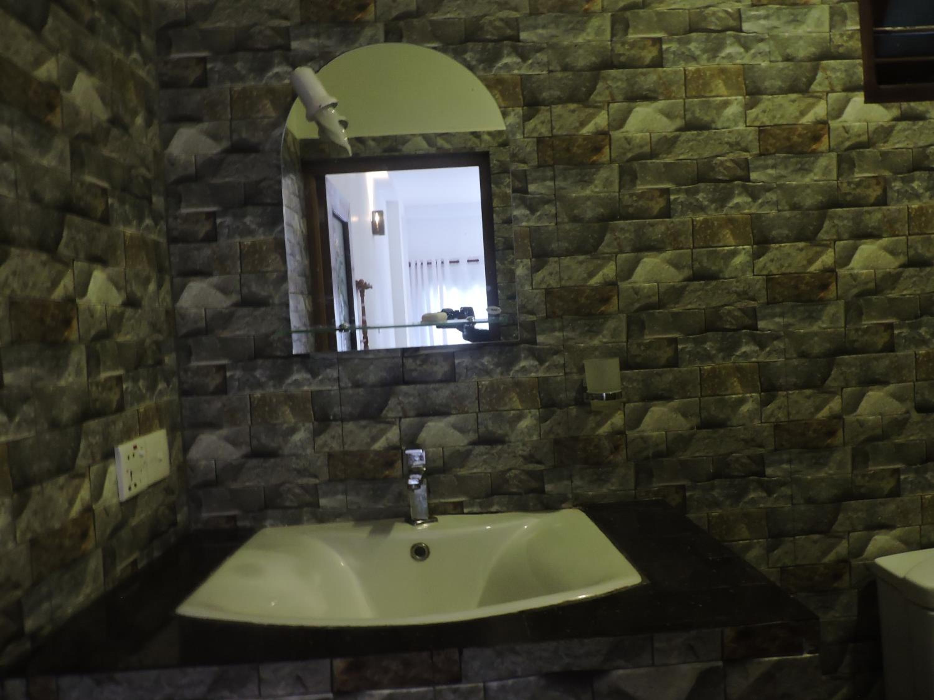 Asantha Guest House