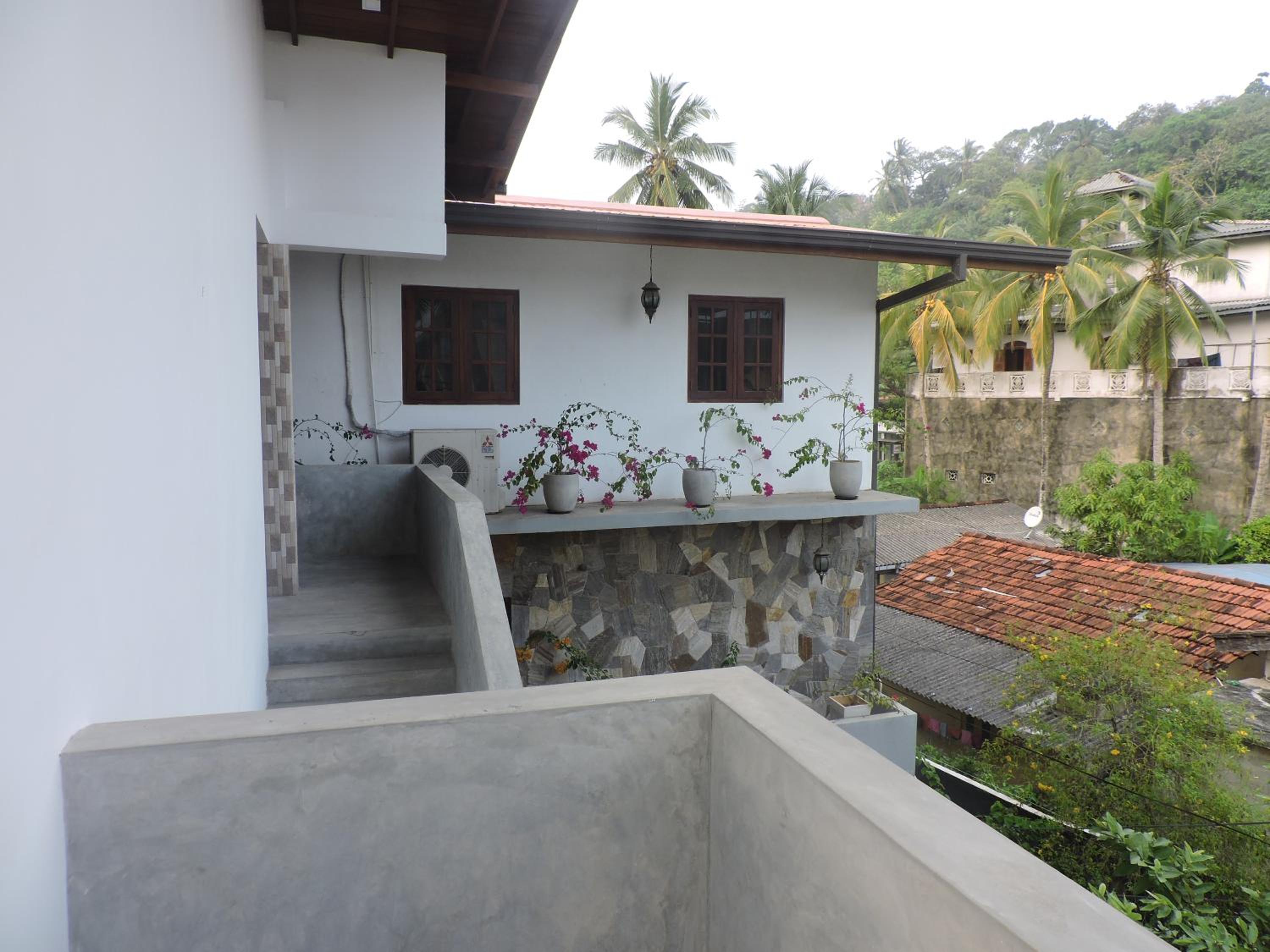 Asantha Guest House
