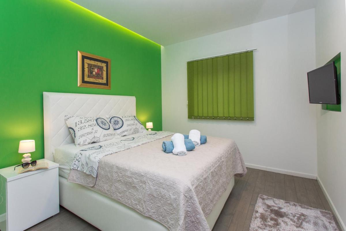 Hotel Apartments Makarska Beach - Image 1