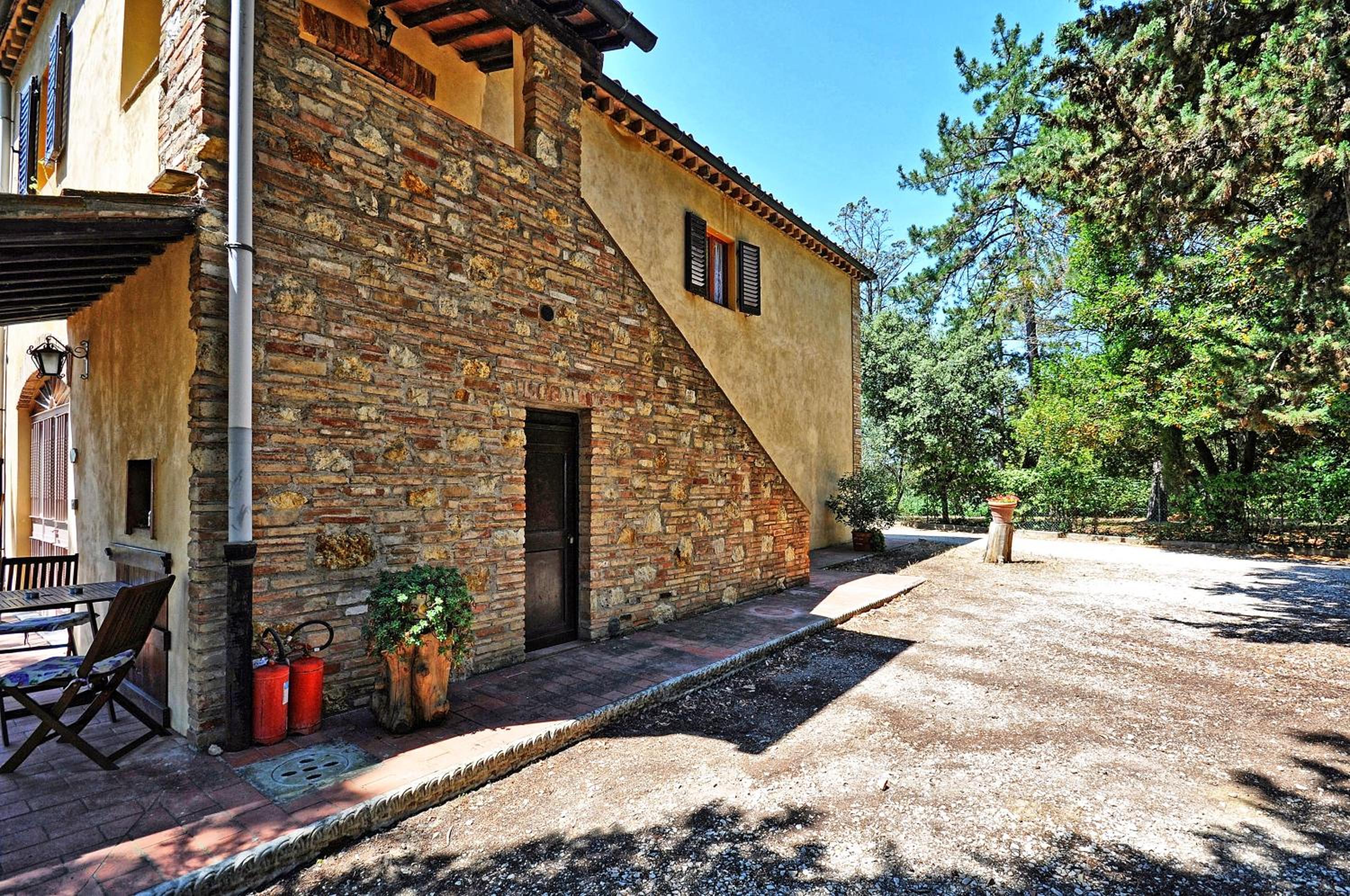 Vittoriana near San Gimignano by PosarelliVillas