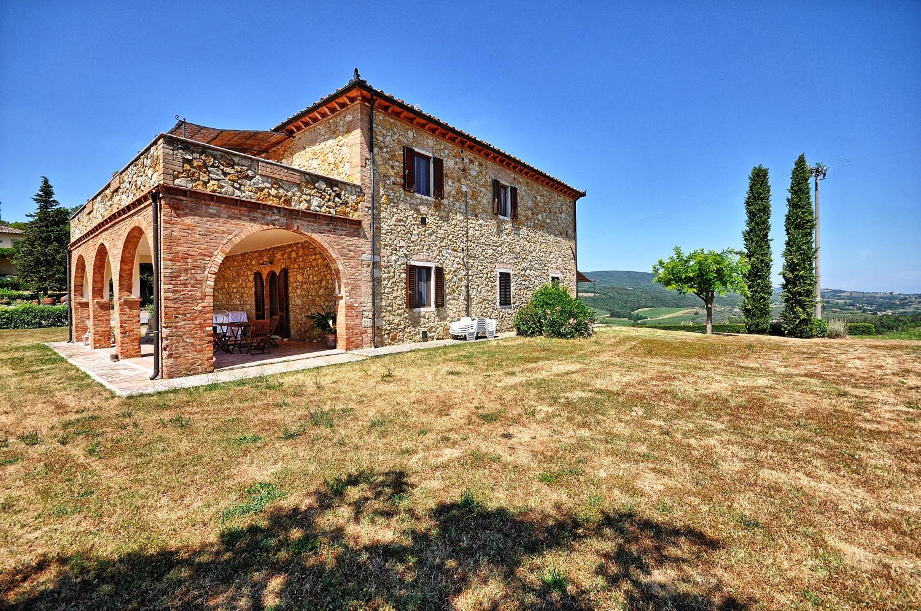 Vittoriana near San Gimignano by PosarelliVillas