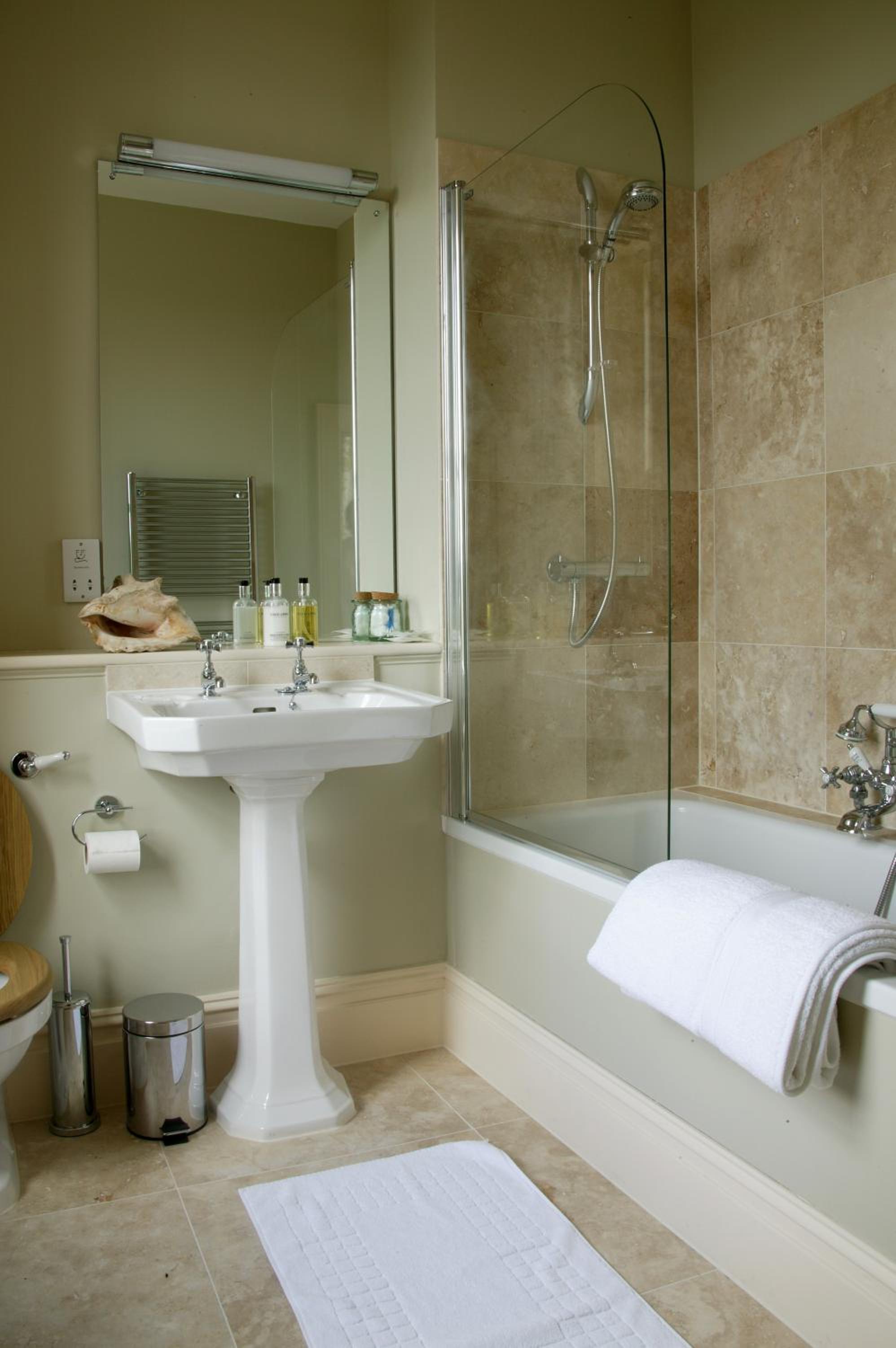 Overtown Manor Bed and Breakfast view 4