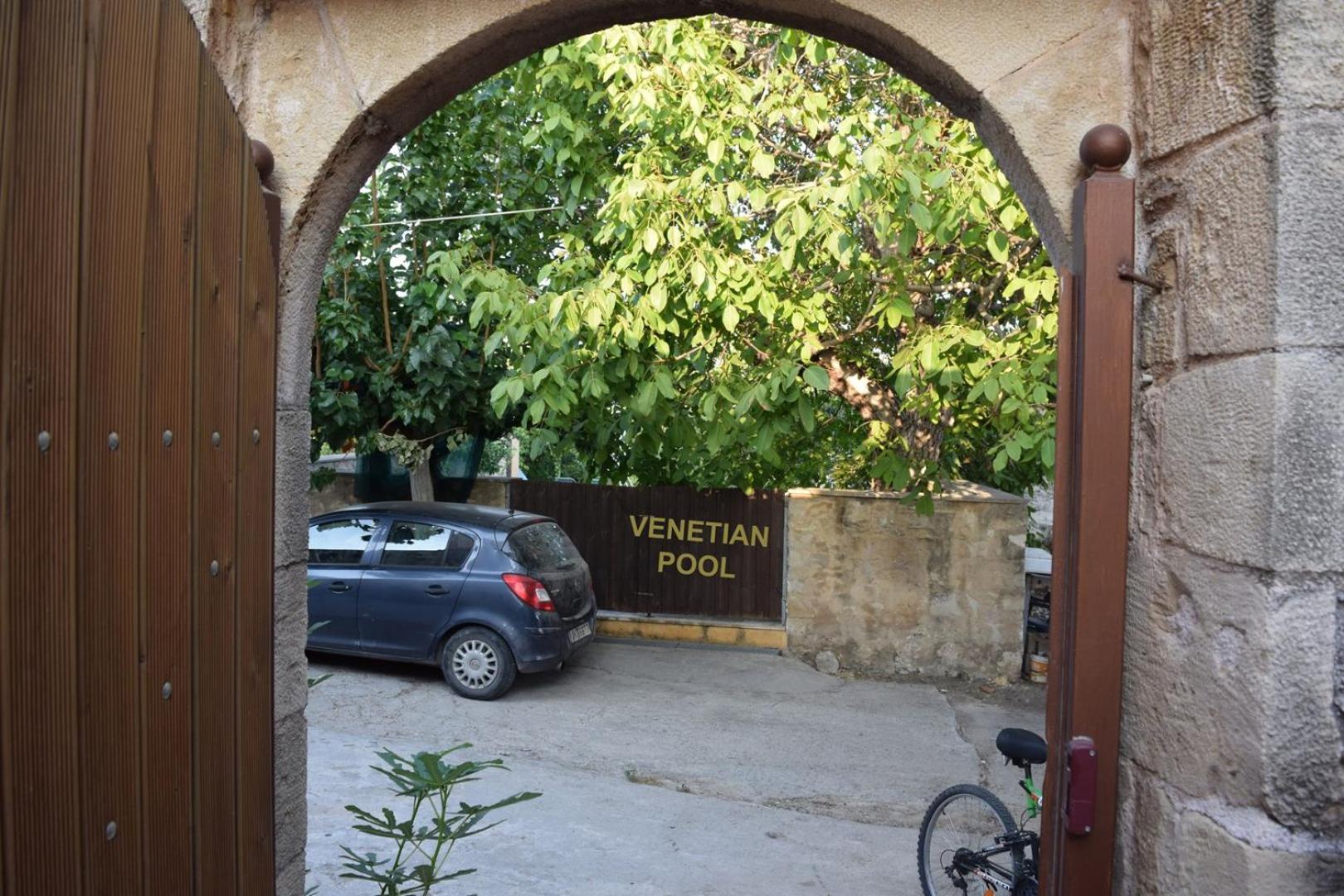 Venetian Cistern Villa