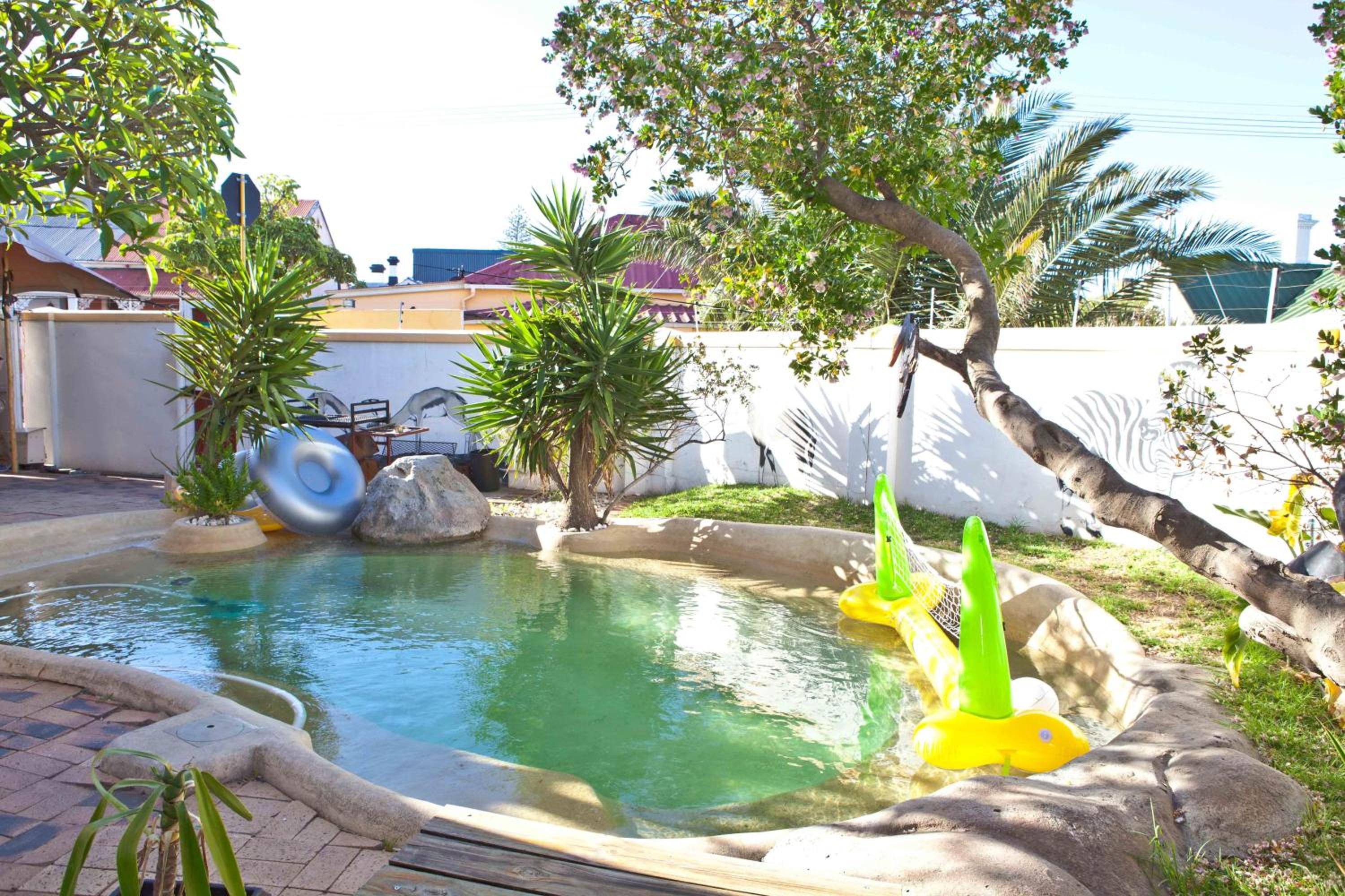 Green Elephant Backpackers