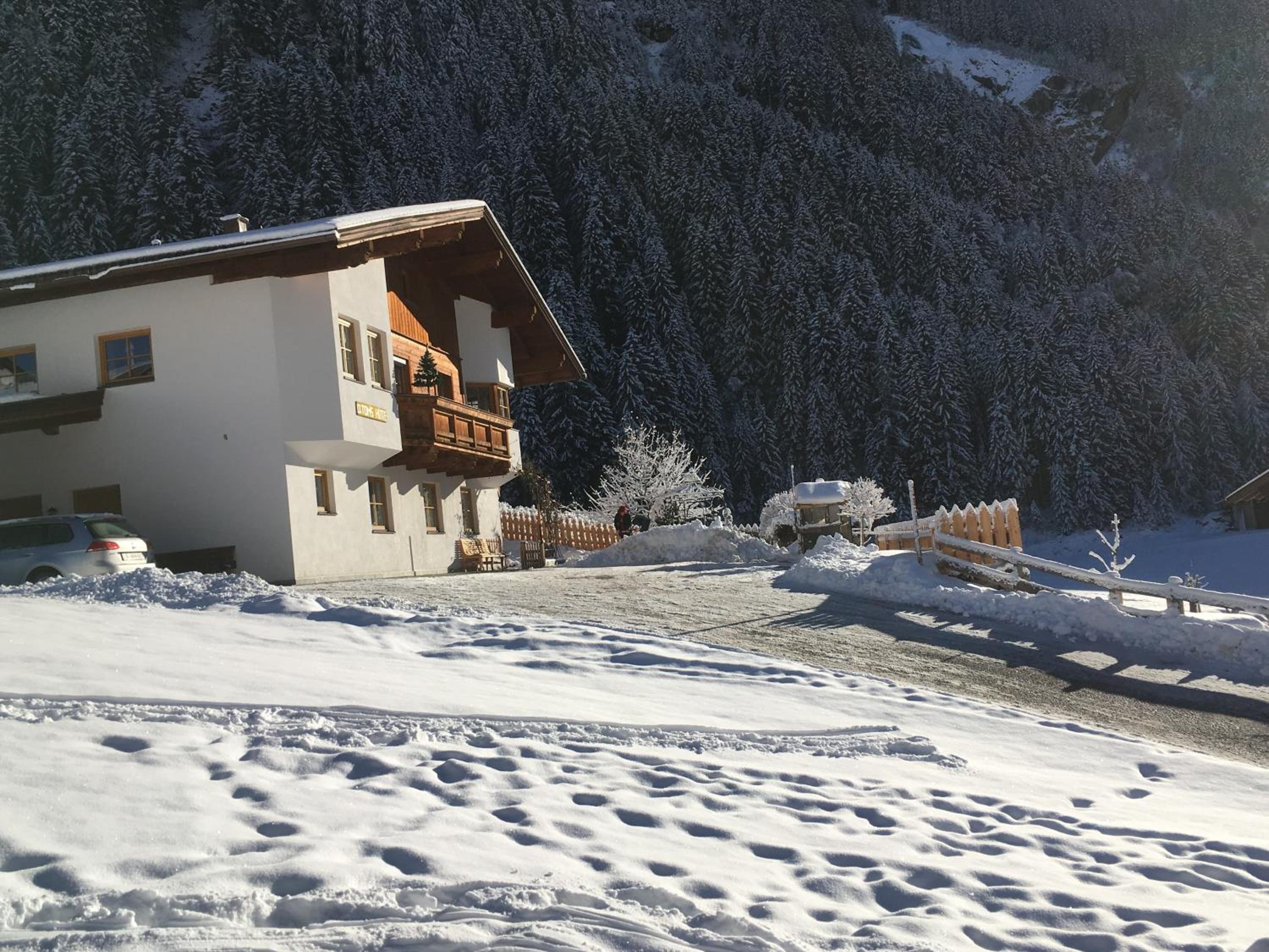 Appartement O. Tom's Hütte view 4
