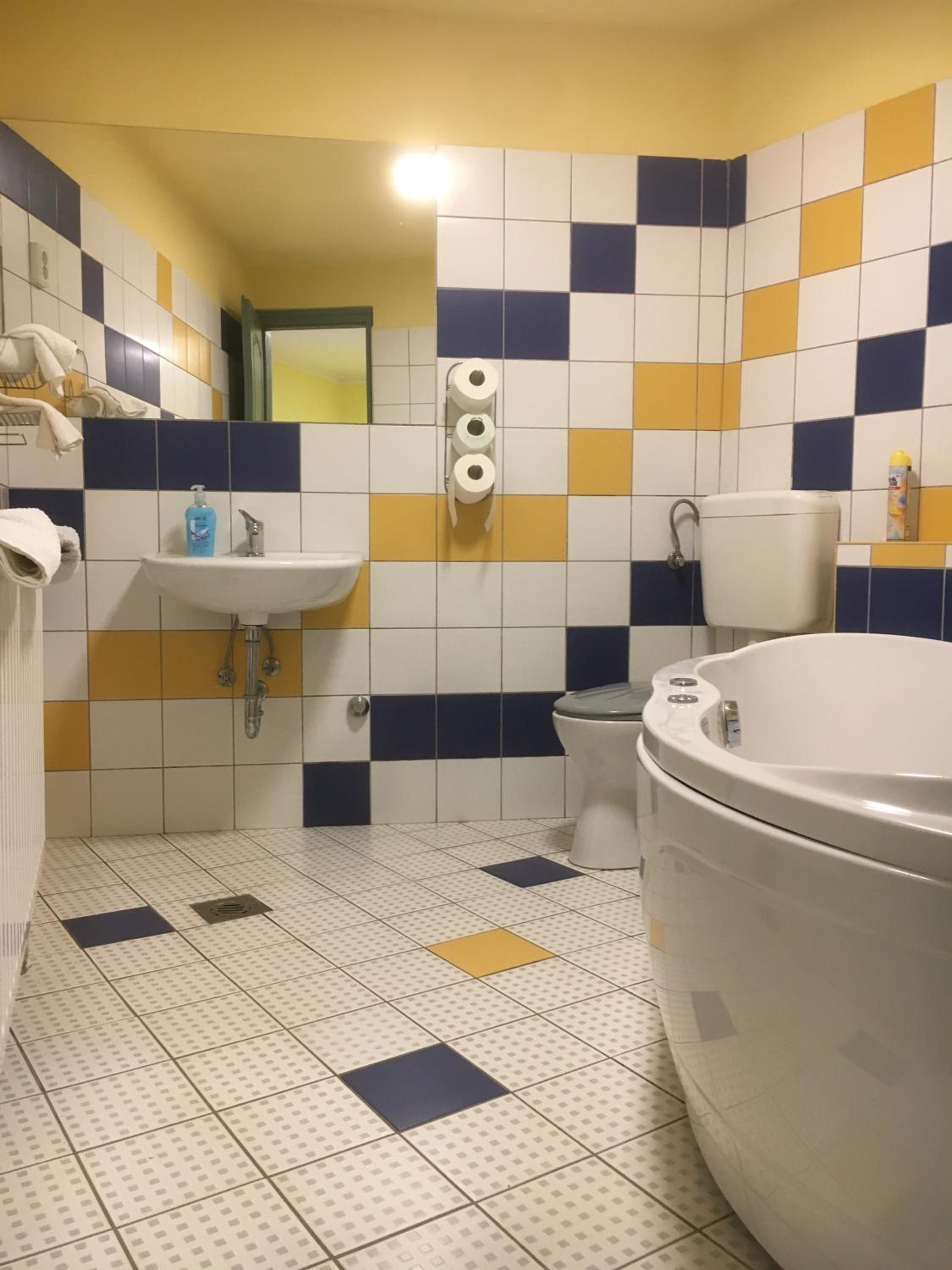 Photo 18