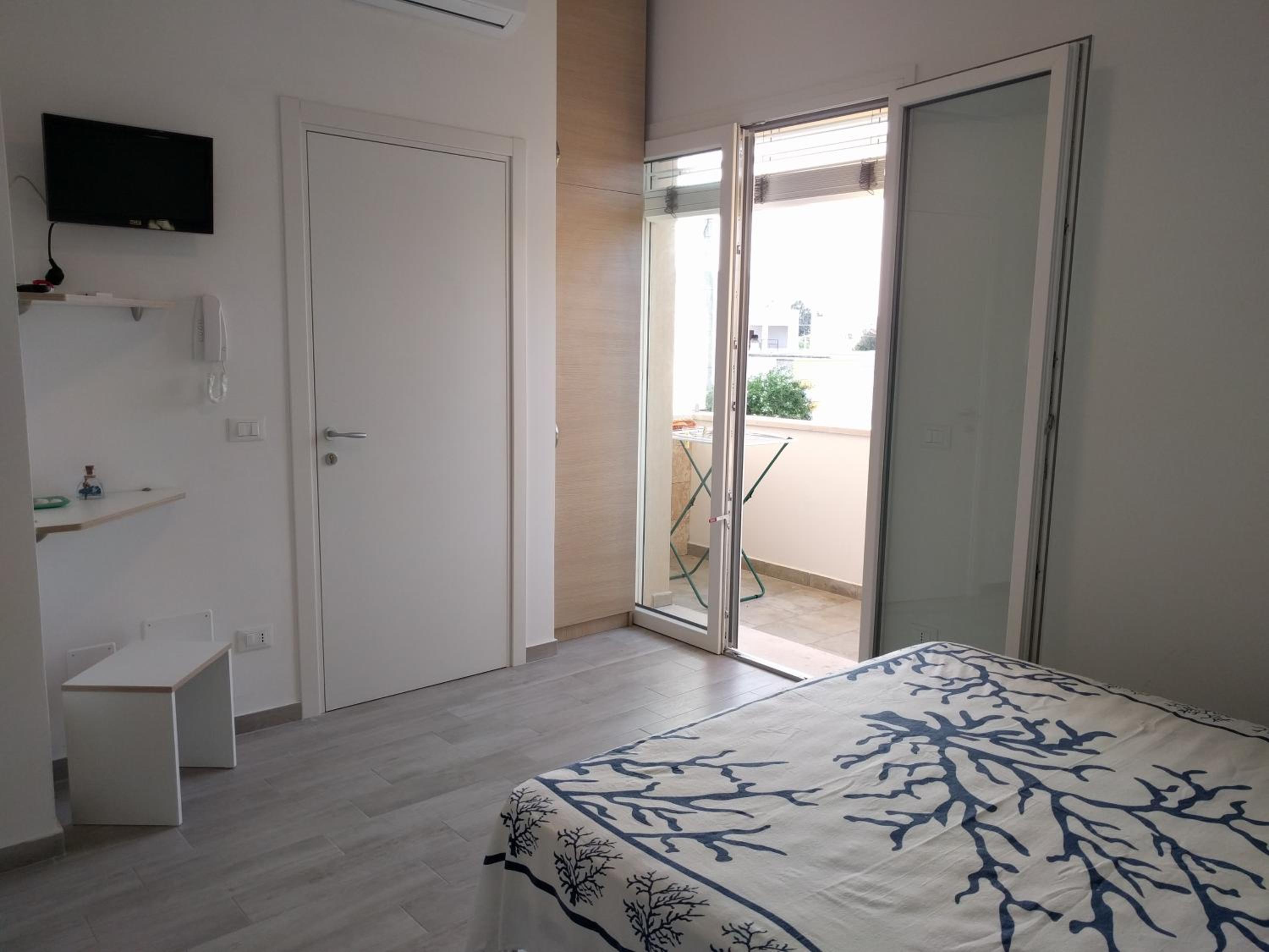 Camere Mare Manu view 4