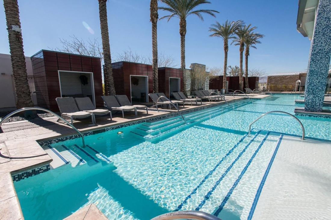 Dream Penthouse at Palms Place view 5