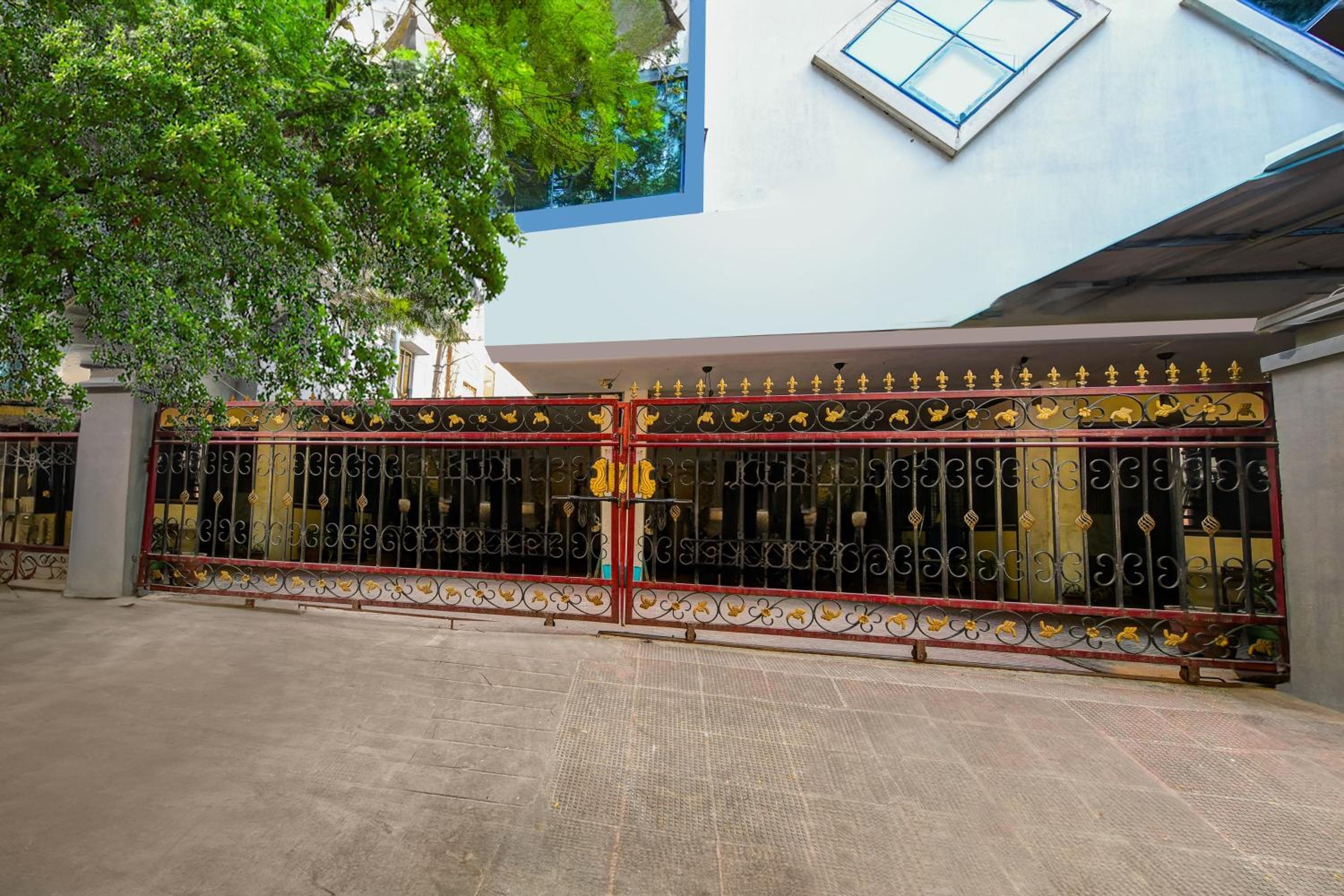 Hotel O Akkayaplem Near Railway Station