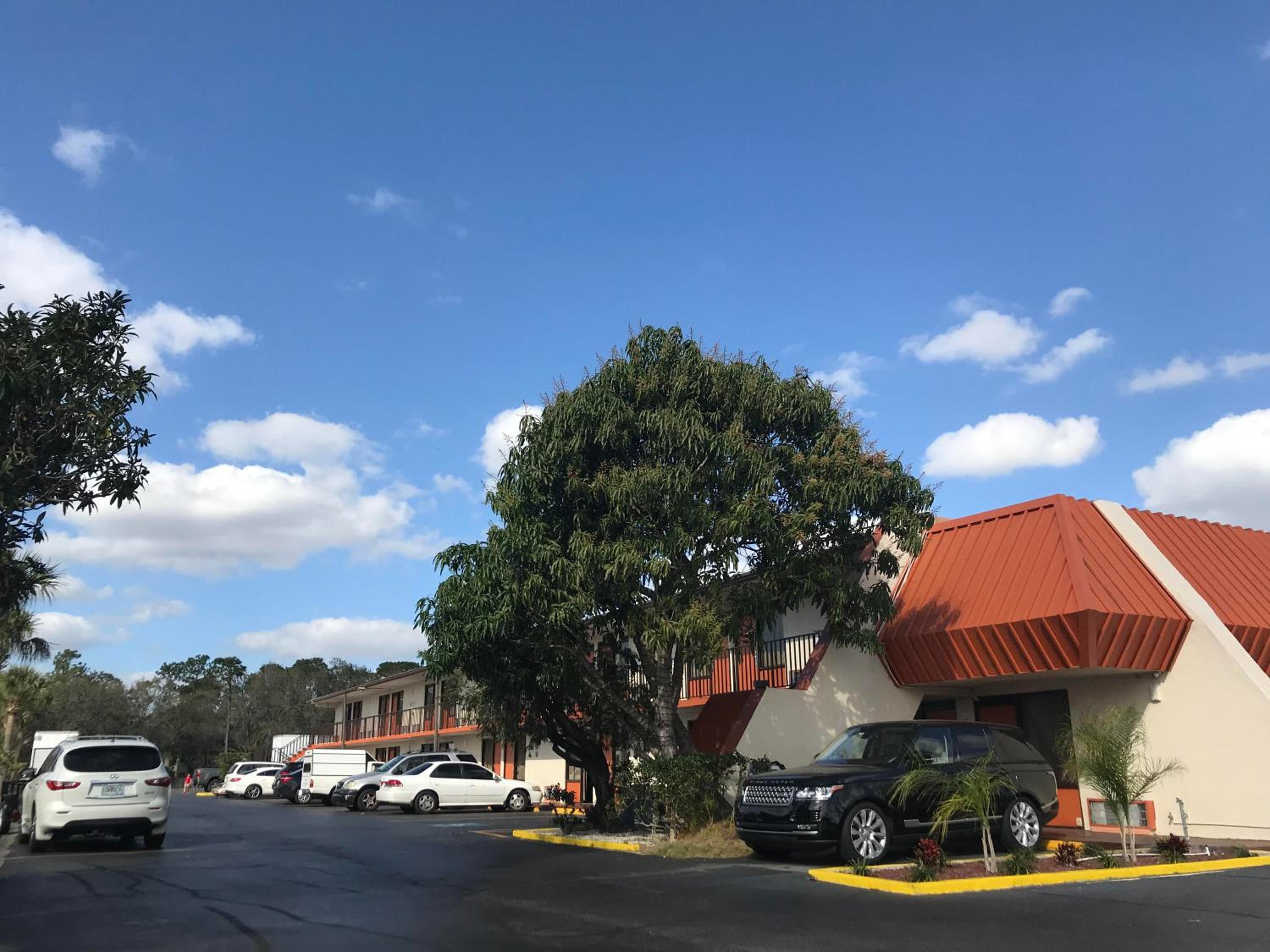 Enterprise Motel view 3
