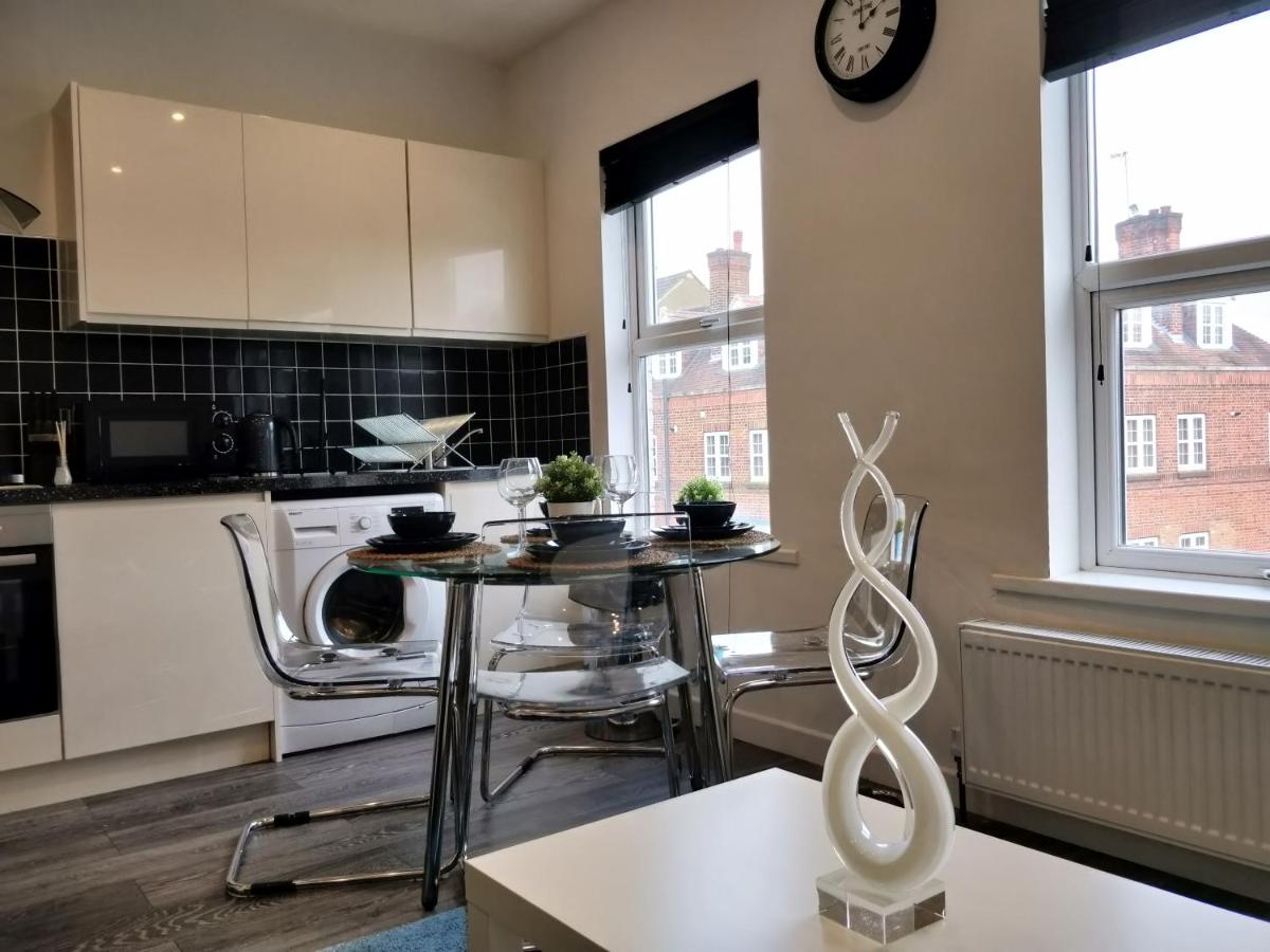 Luton Vacations - Chiltern Apartment - Property Image 18