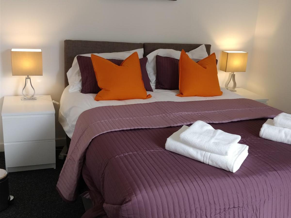 Luton Vacations - Chiltern Apartment - Property Image 3
