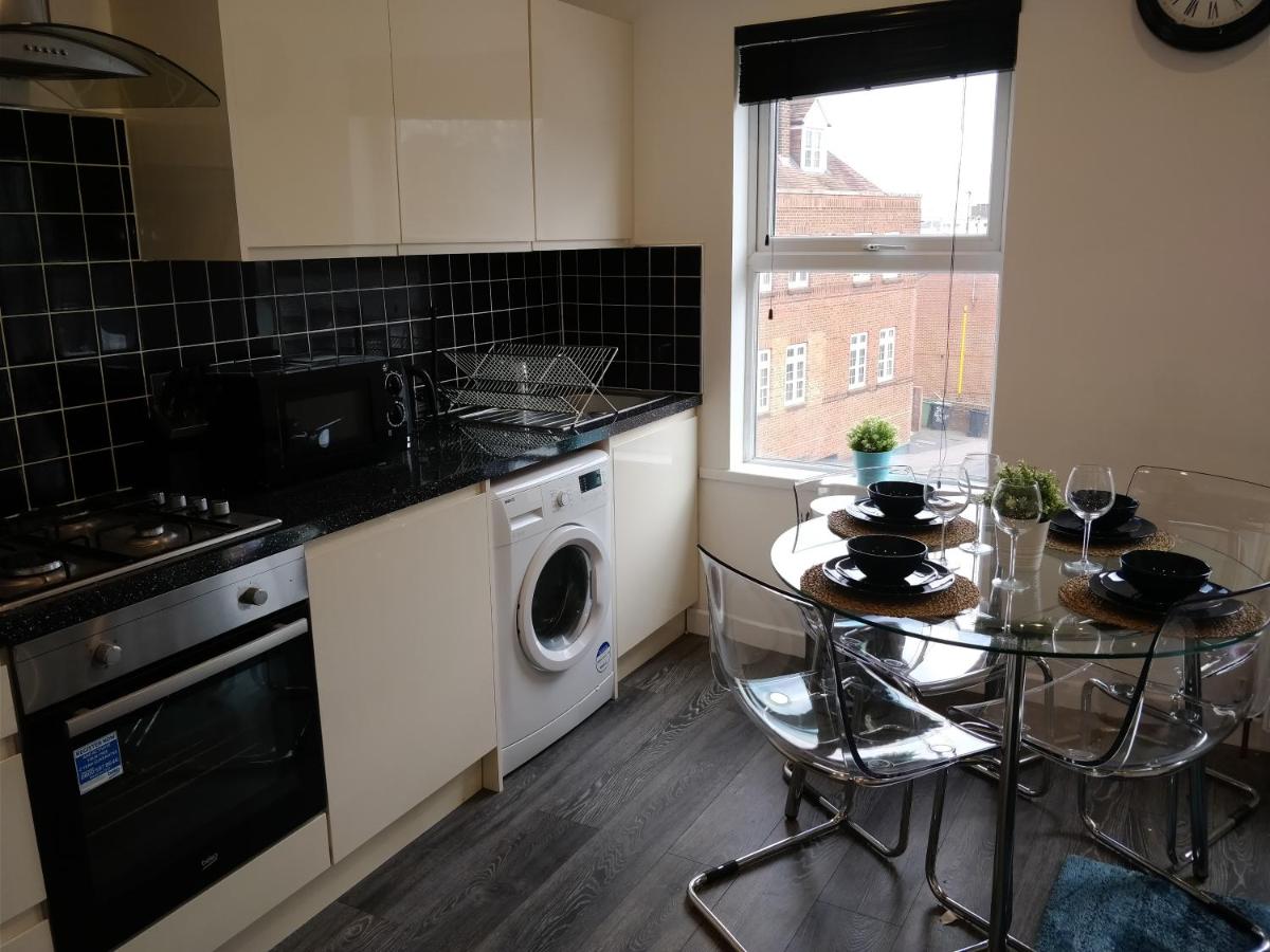 Luton Vacations - Chiltern Apartment - Property Image 8