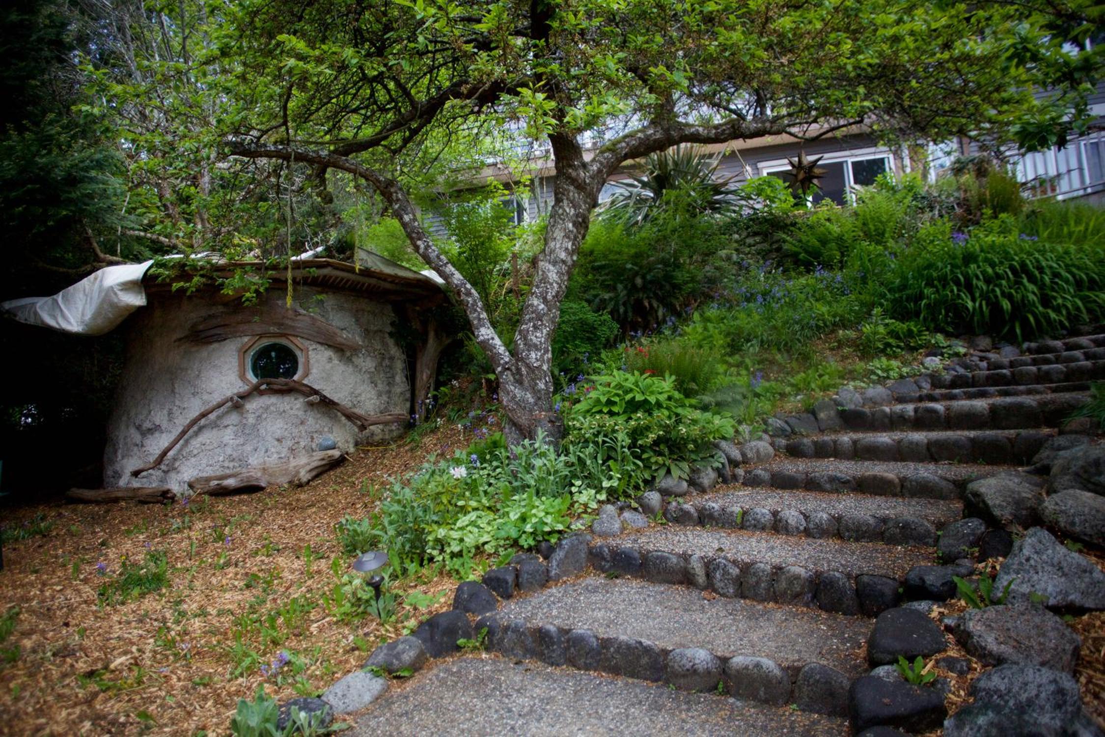 Halfmoon Haven Beach Cottage or Oceanview Suite