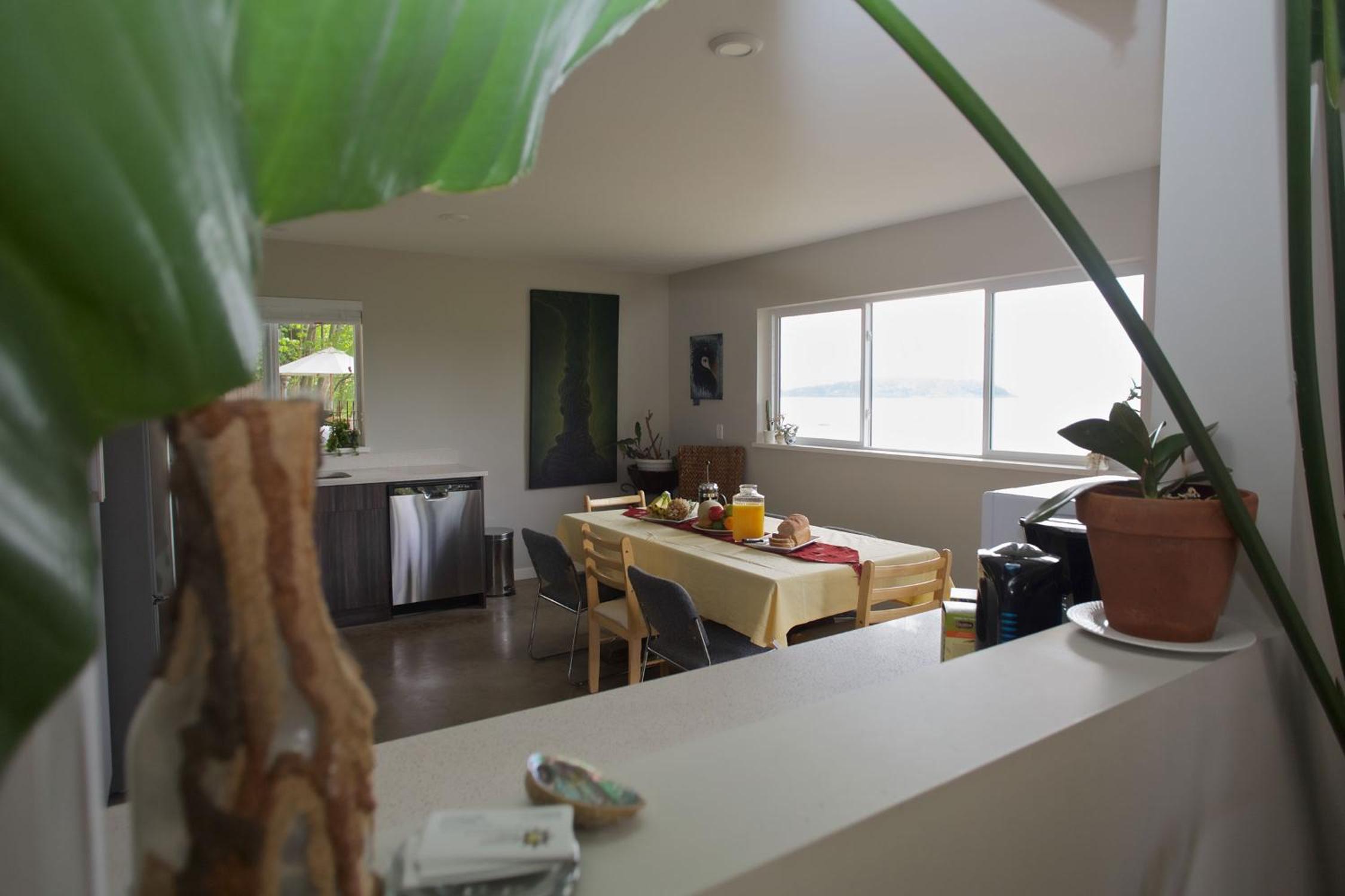 Halfmoon Haven Beach Cottage or Oceanview Suite