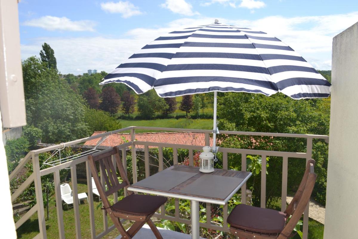 Au Pas Du Chateau view 5