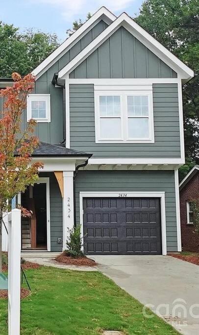 Spacious and Comfy CLT Retreat
